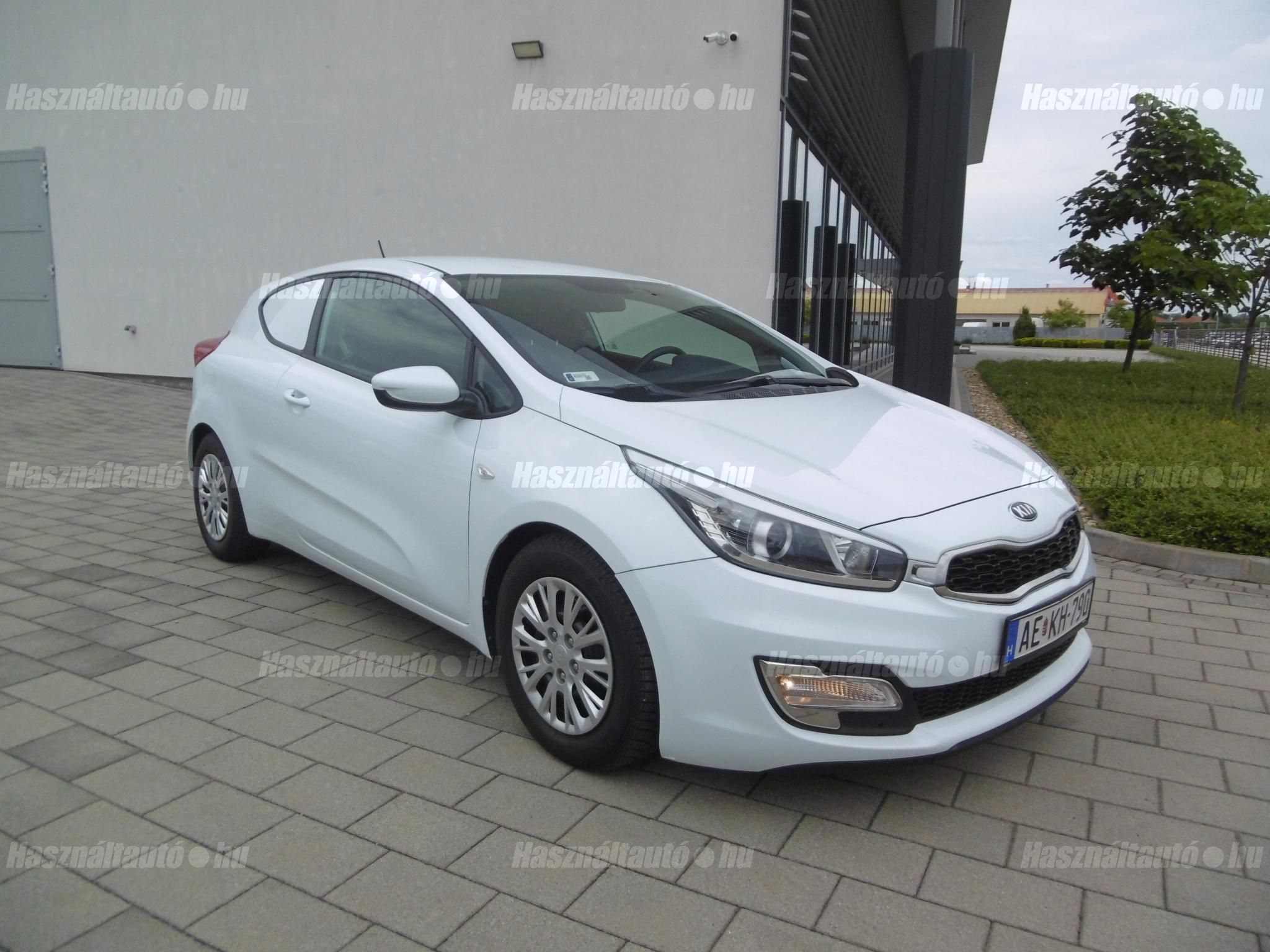 KIA CEE'D 2015/3 - 1