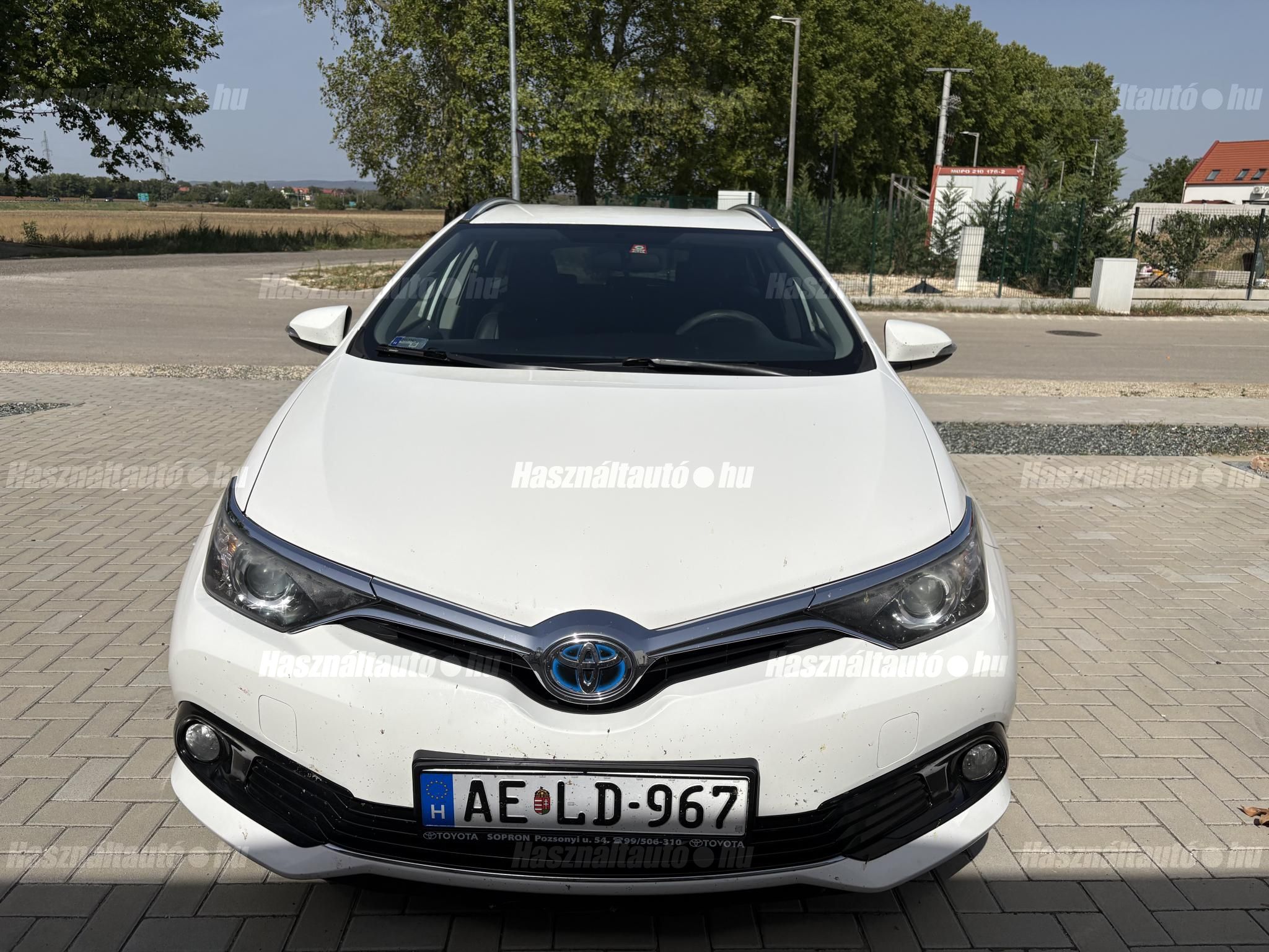 TOYOTA AURIS 2015 - 1
