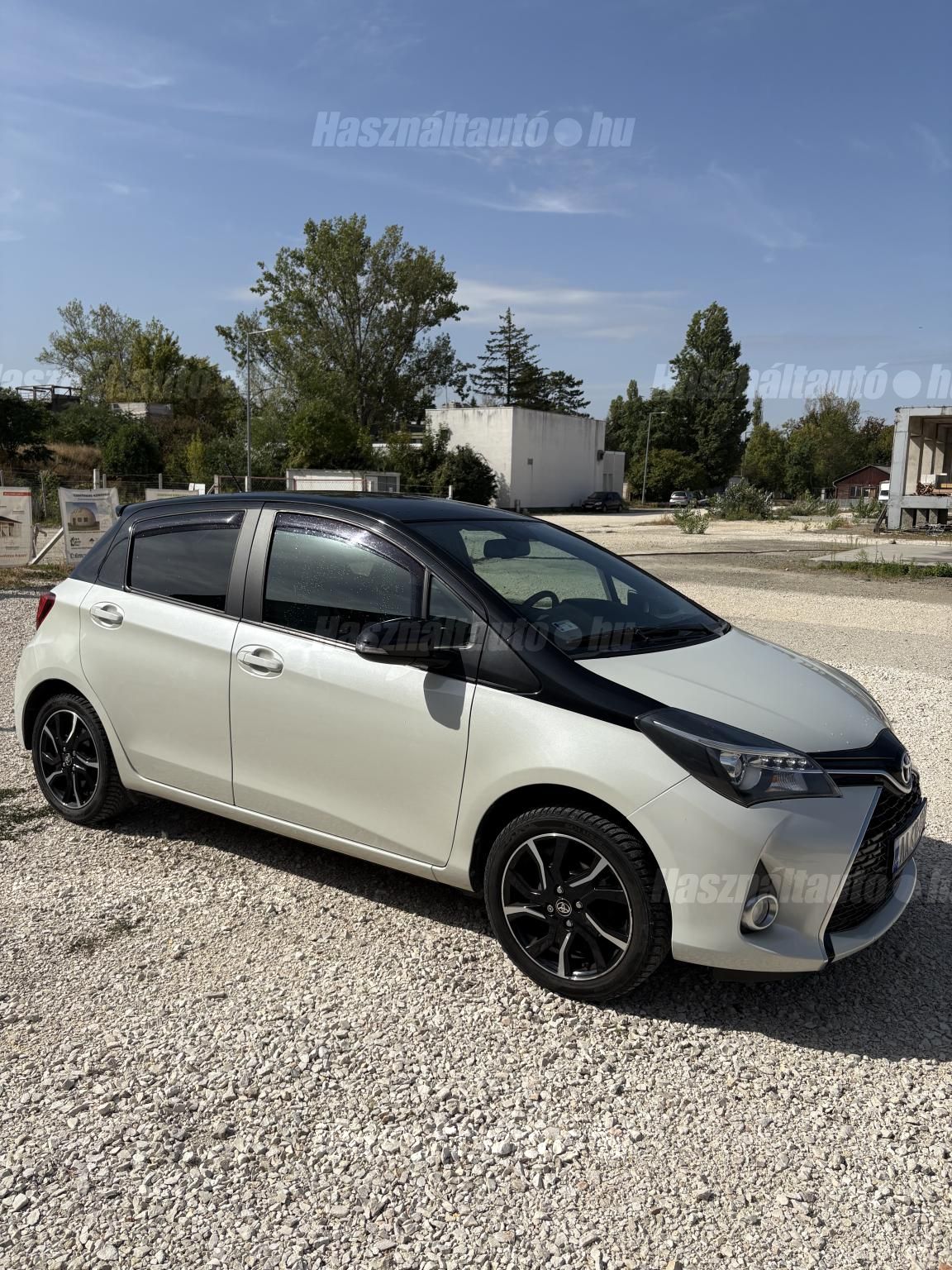 TOYOTA YARIS 2017/6 - 1