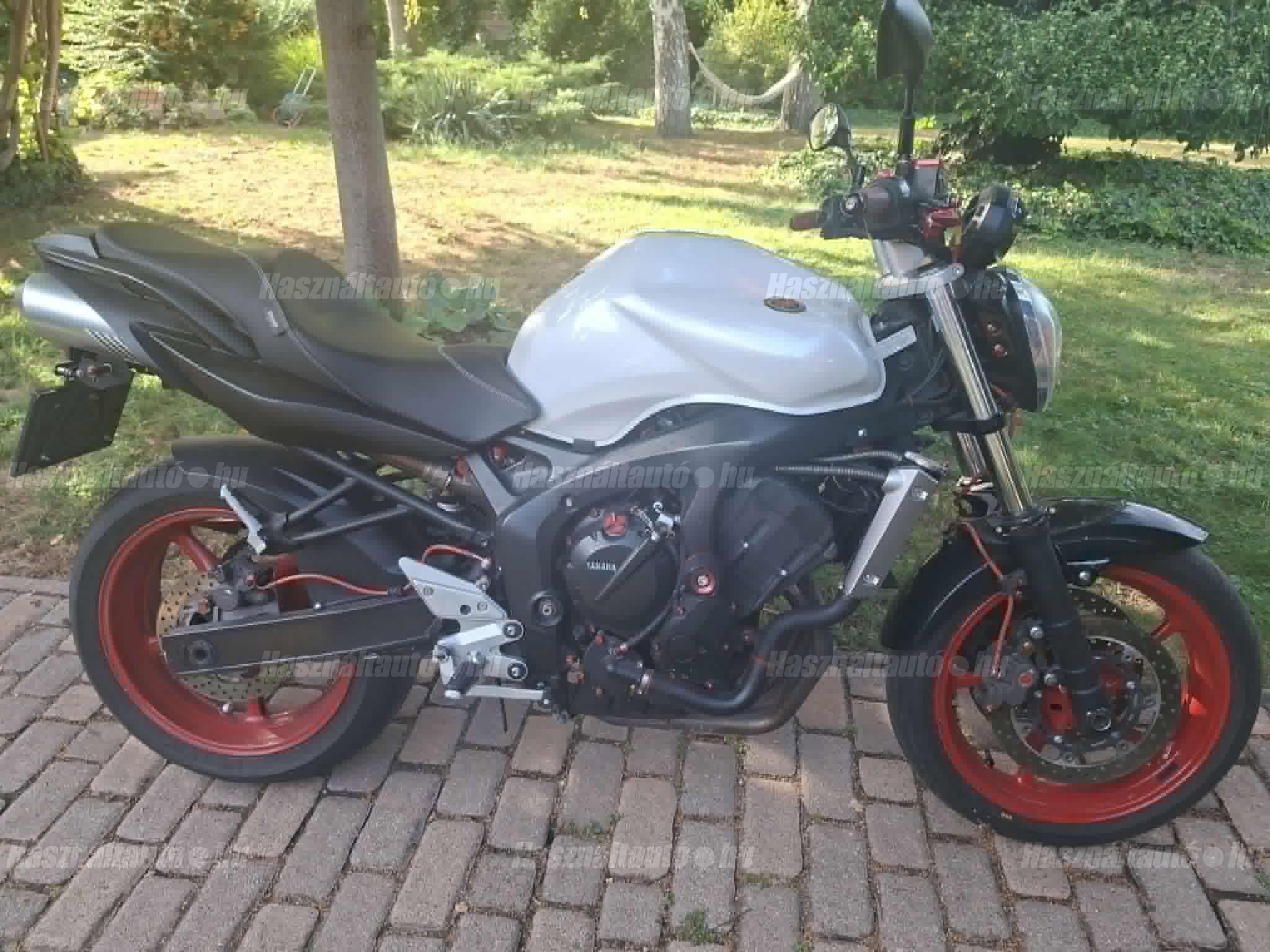 YAMAHA FZ6-N 2006/3 - 1
