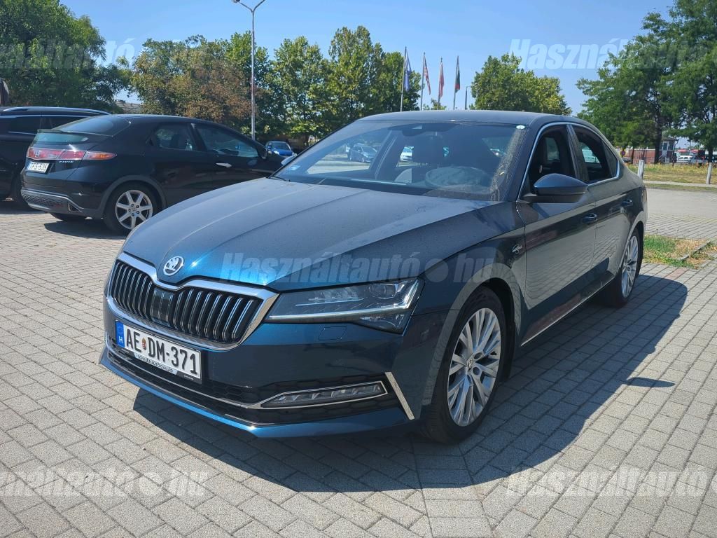 SKODA SUPERB 2023/6 - 1