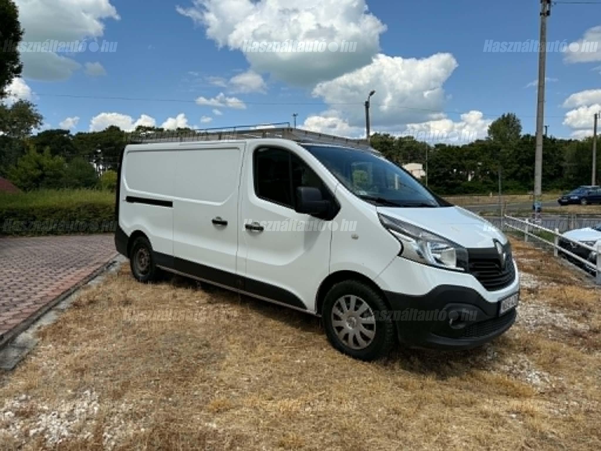 RENAULT TRAFIC 2015/8 - 1