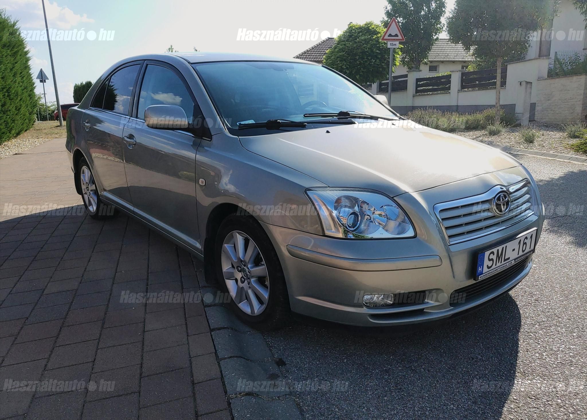 TOYOTA AVENSIS 2004/4 - 1