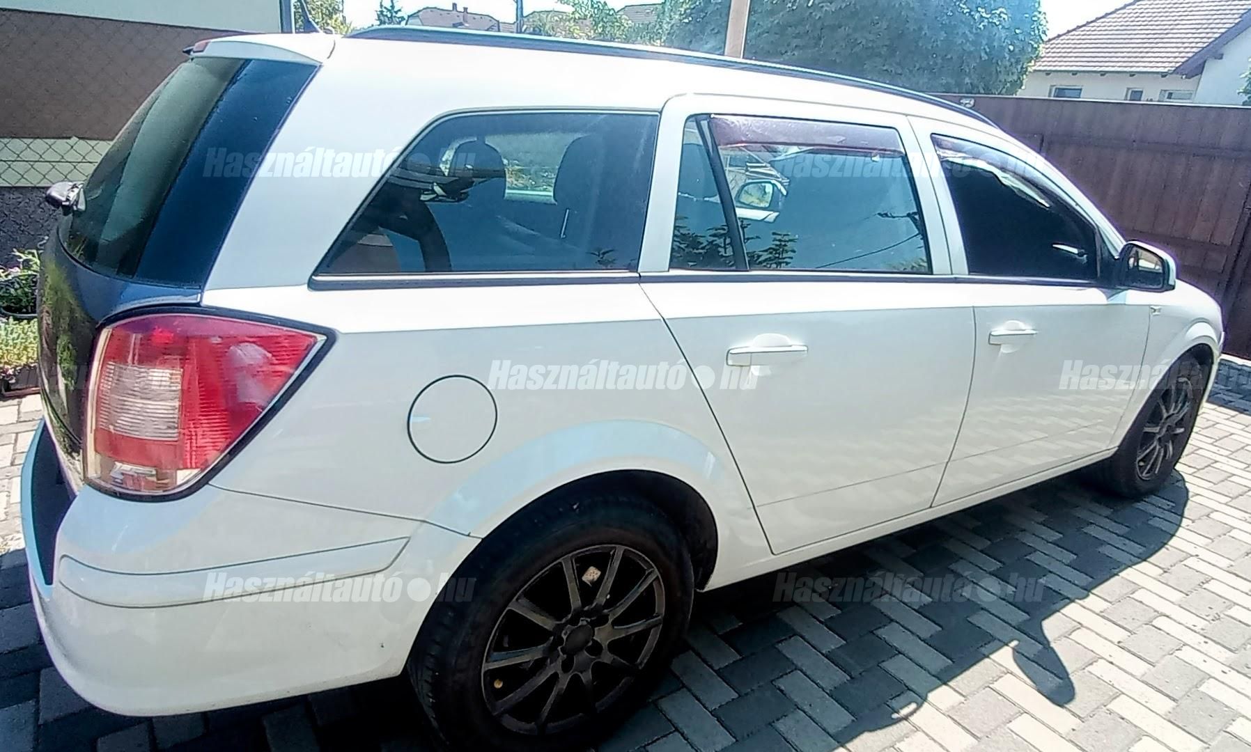 OPEL ASTRA H 2010/12 - 1