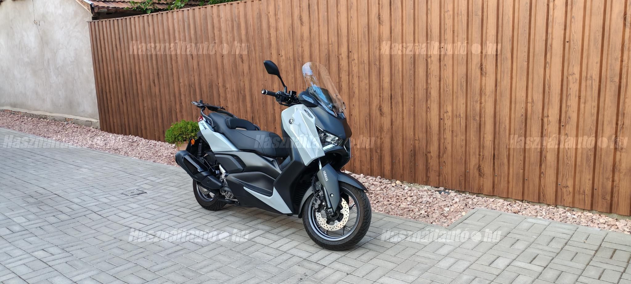 YAMAHA X-MAX 300 2025/6 - 1