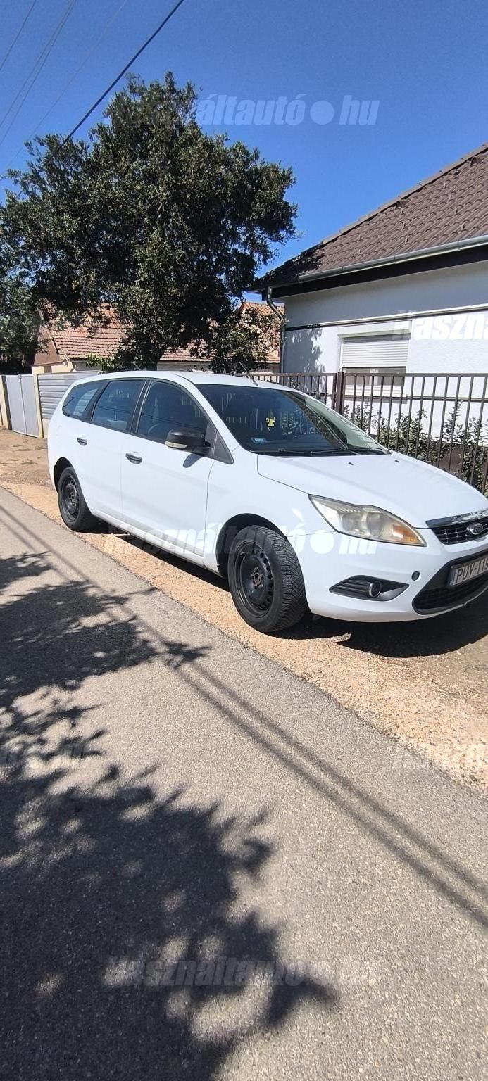 FORD FOCUS 2010/10 - 1