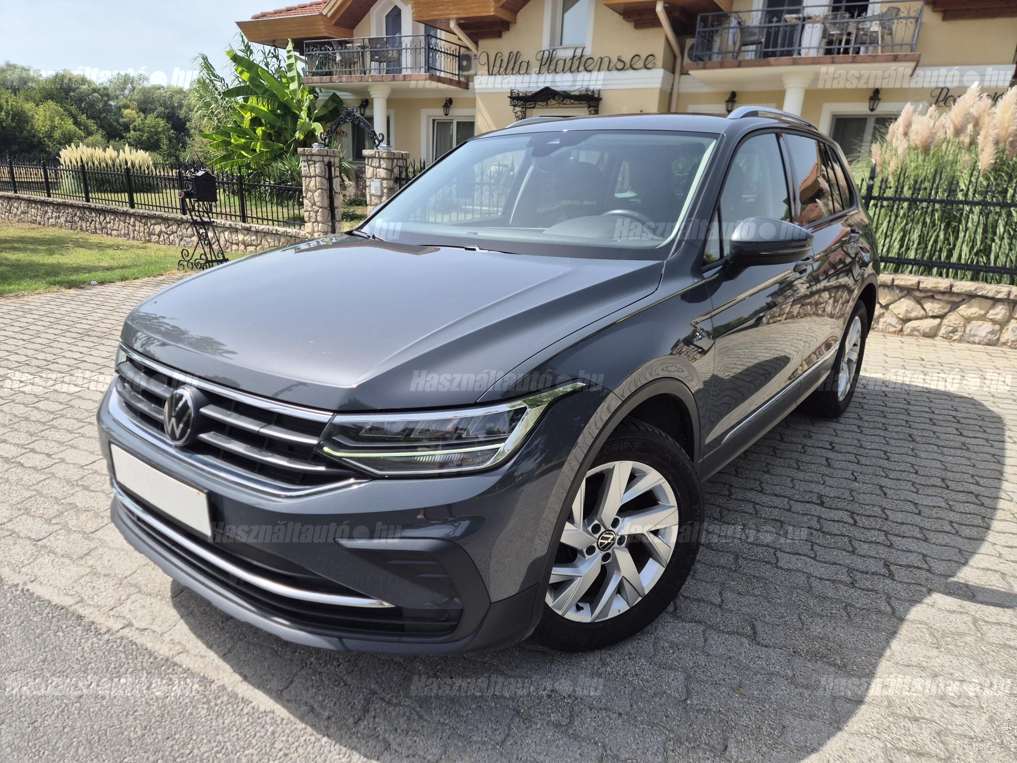 VOLKSWAGEN TIGUAN 2022/10 - 1