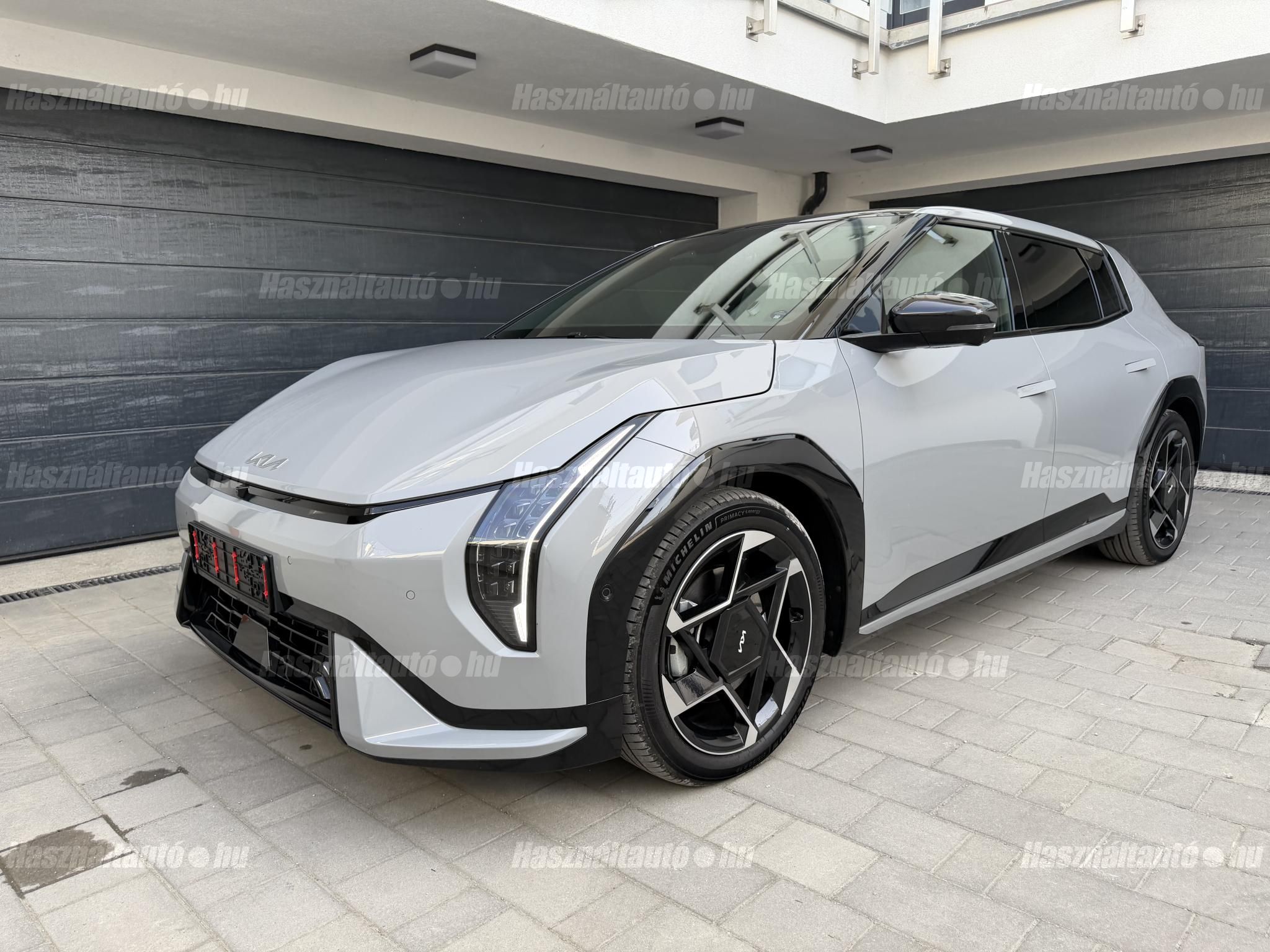 KIA EV4 2025/9 - 1