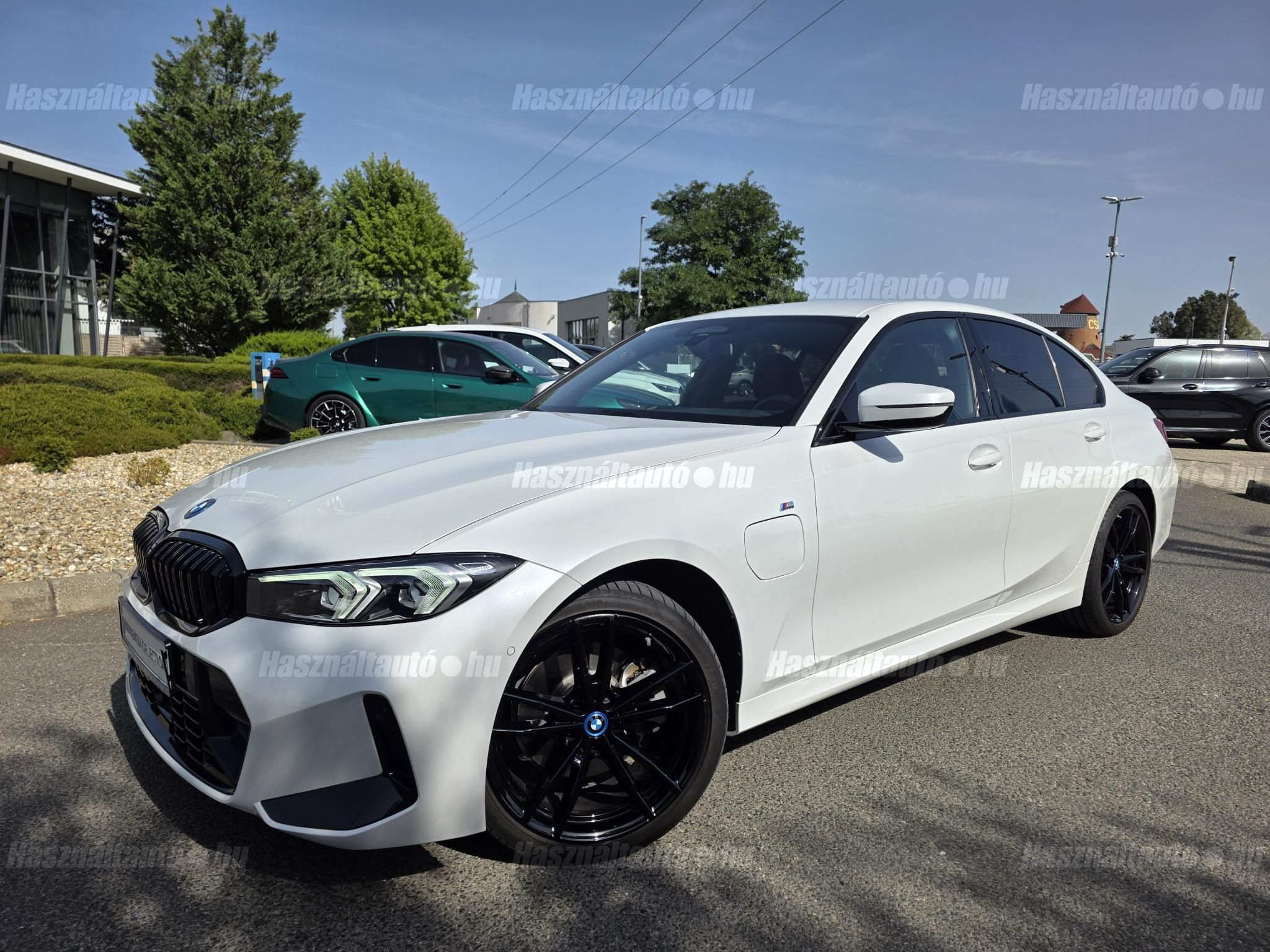 BMW 330 2024/8 - 1