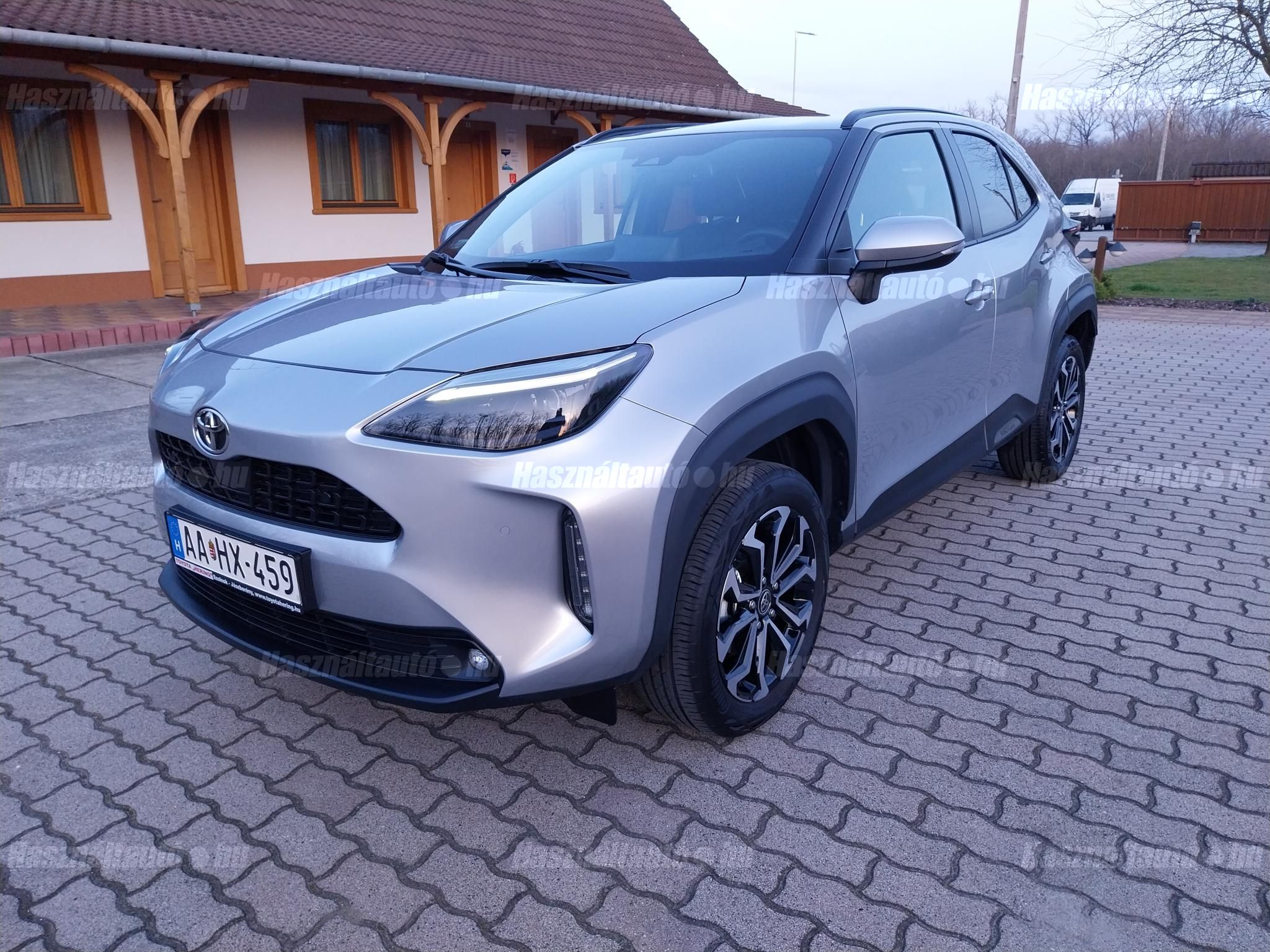 TOYOTA YARIS CROSS 2023/3 - 1