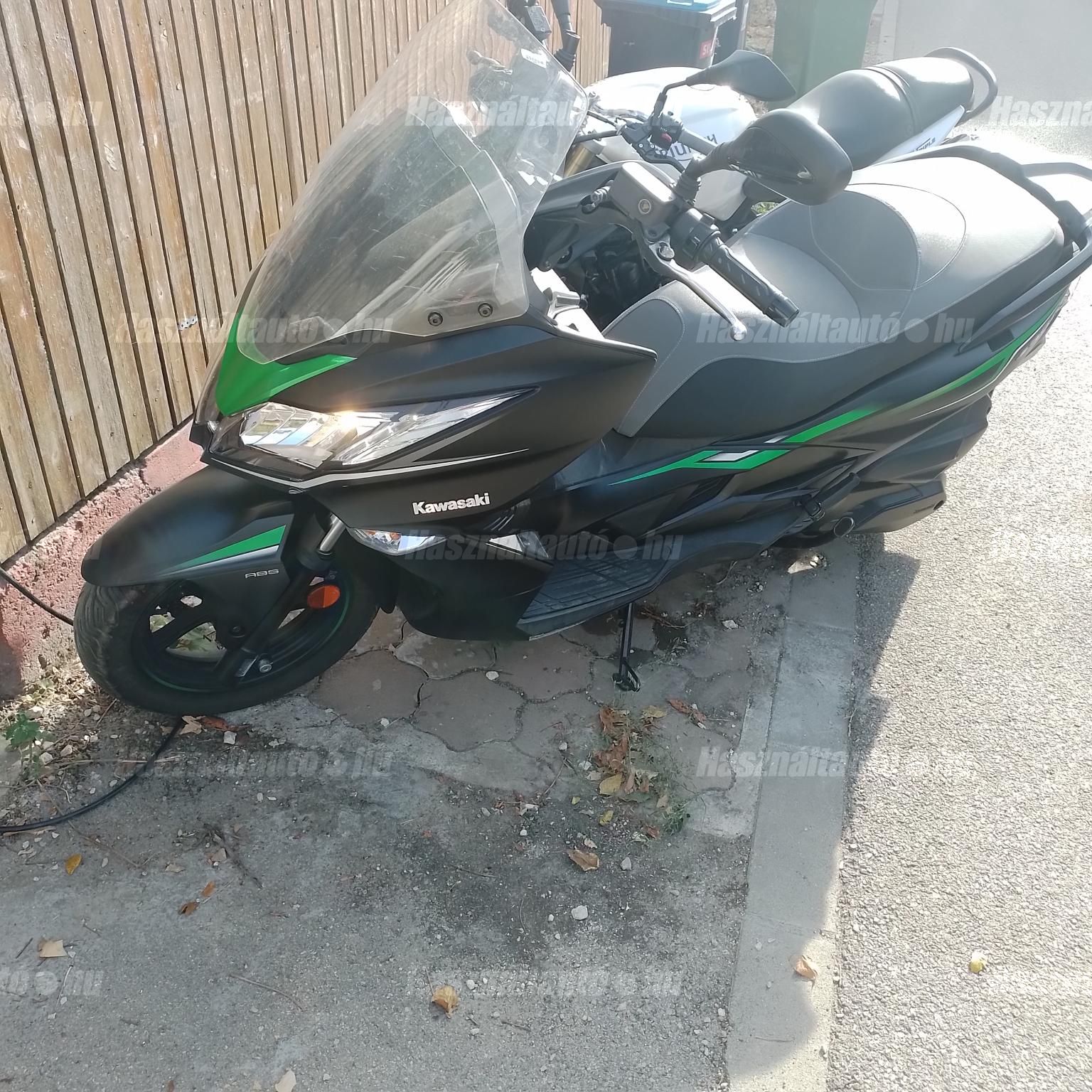 KAWASAKI J 300 2020/9 - 1