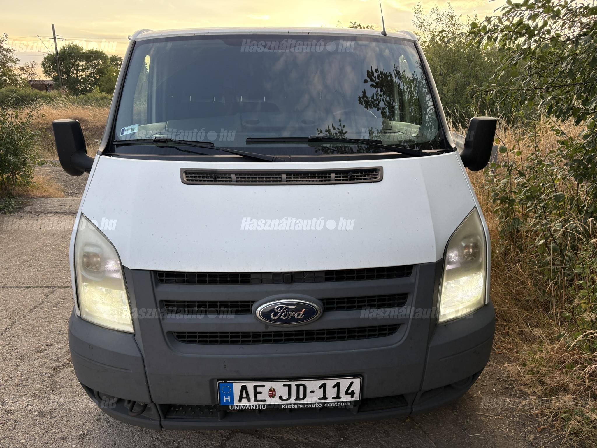 A lámpaburákra ráfér egy kis polír, de a mozgató motor is működik.
