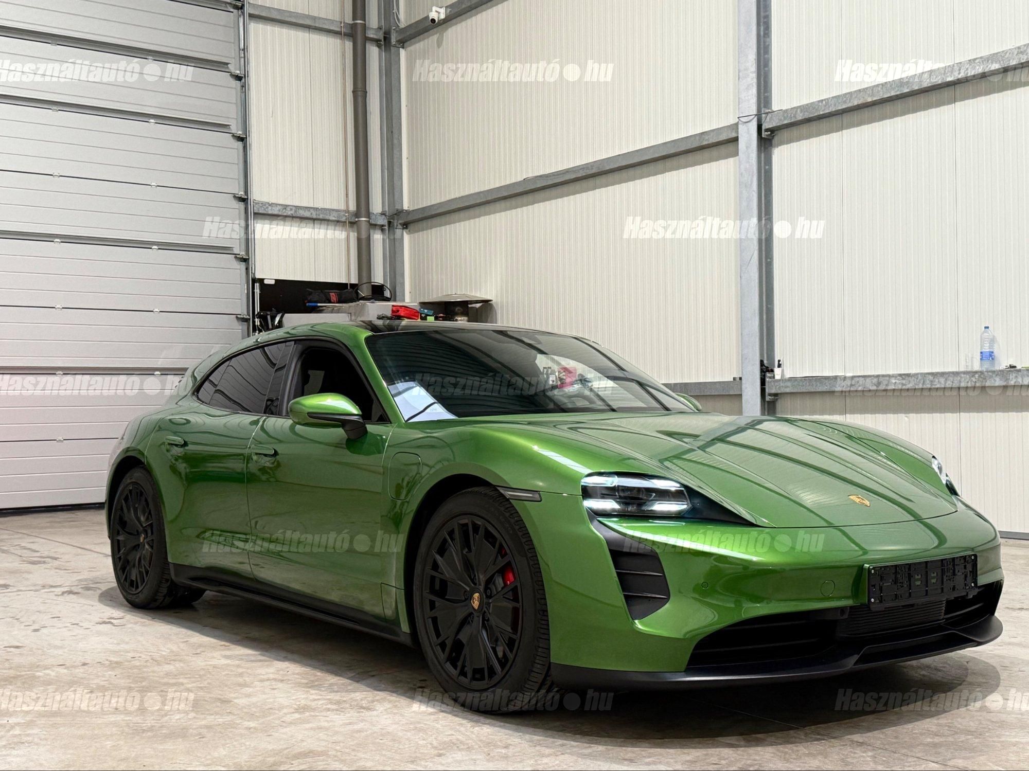 PORSCHE TAYCAN 2022/9 - 1