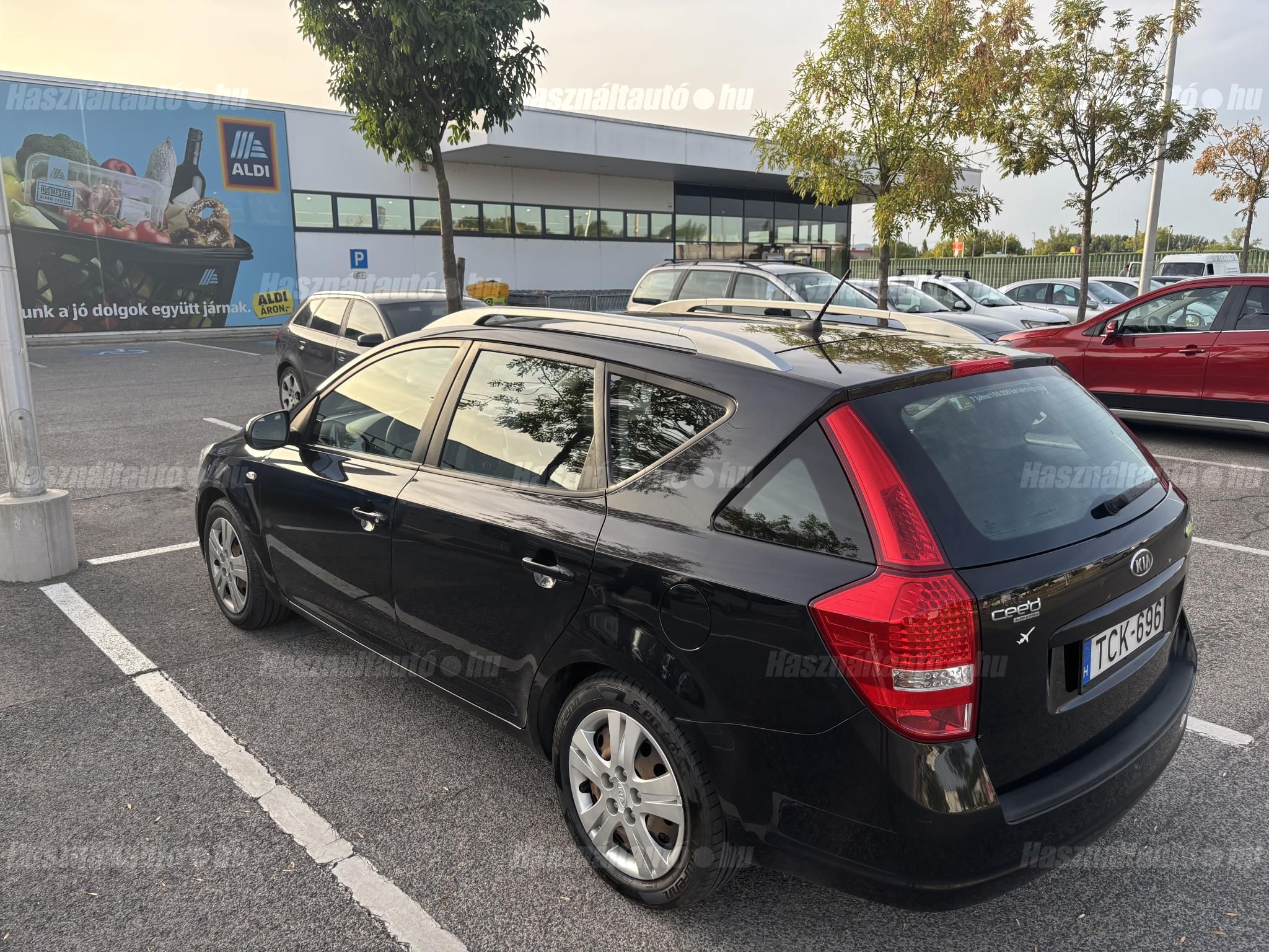 KIA CEE'D 2011/9 - 1