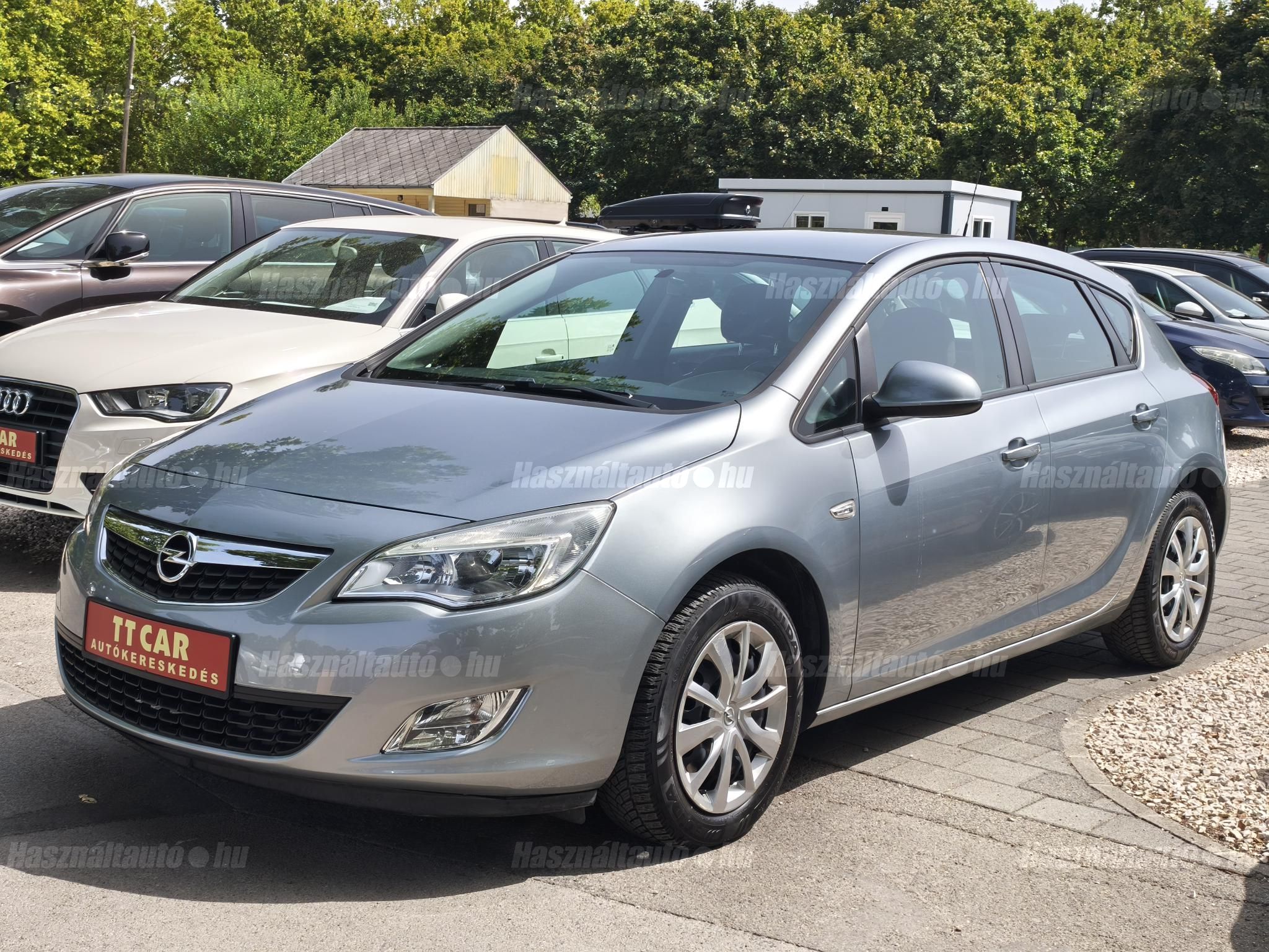 OPEL ASTRA J 2012/3 - 1