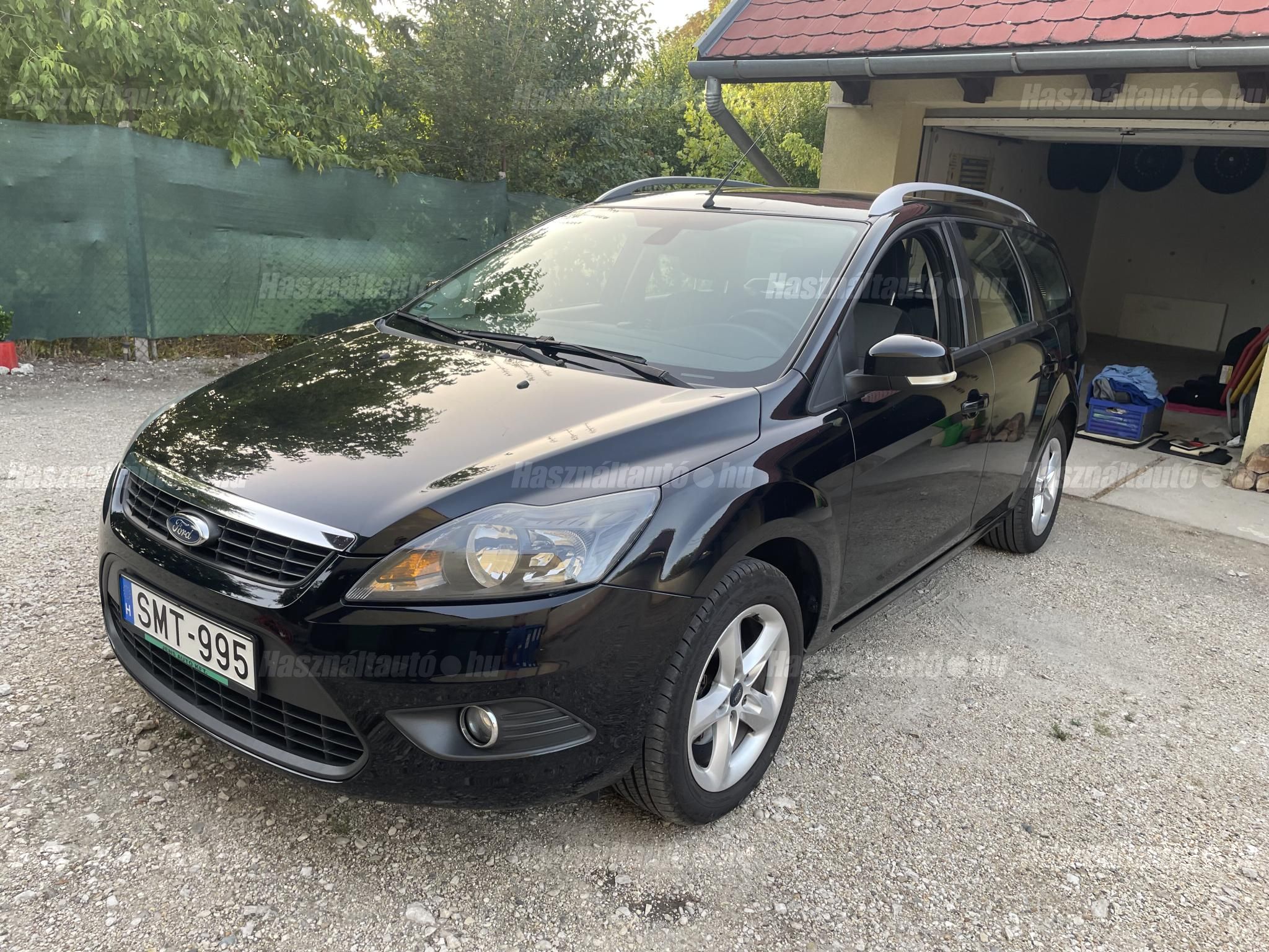 FORD FOCUS 2010 - 1