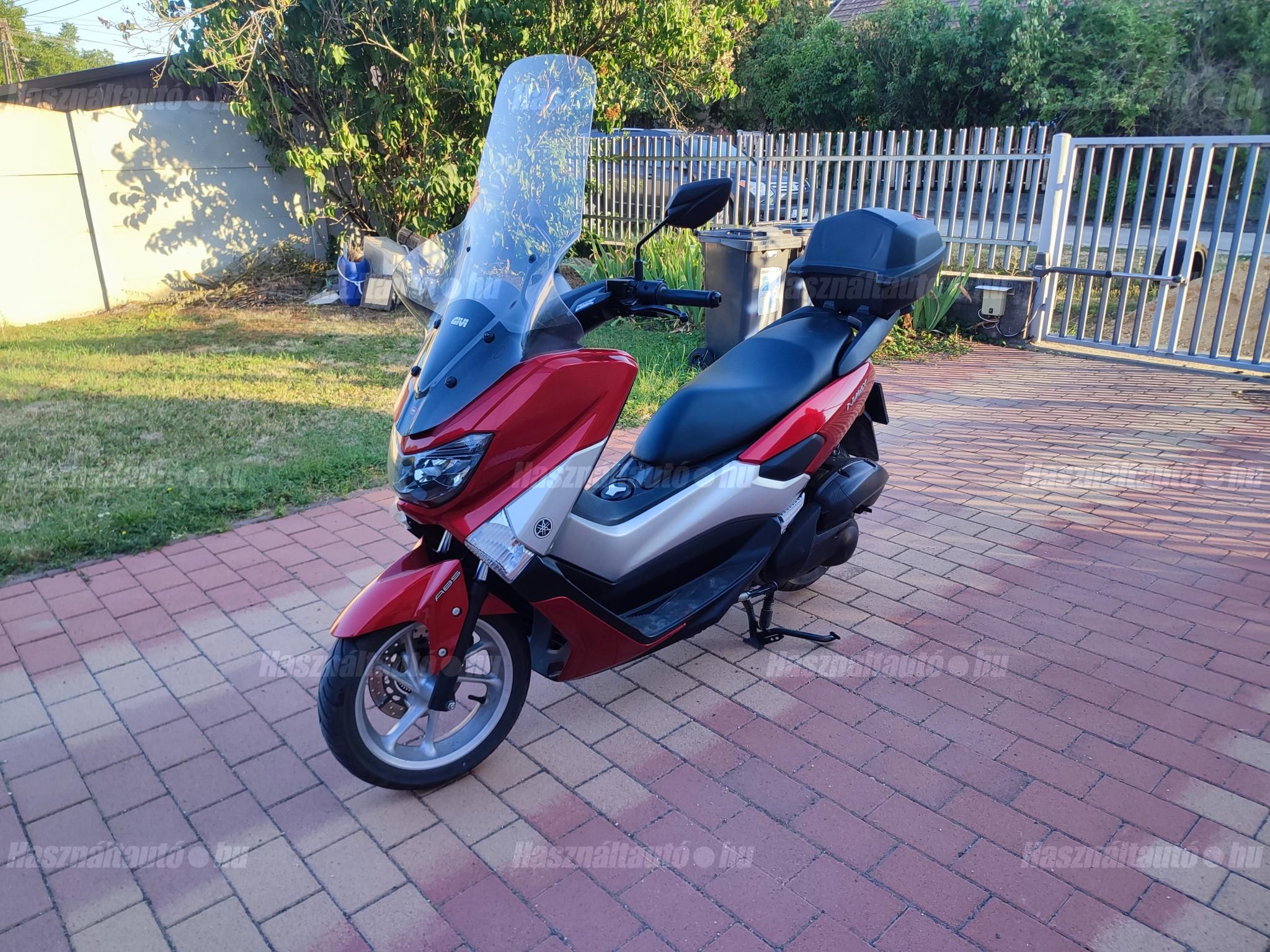 YAMAHA NMAX 2016/12 - 1