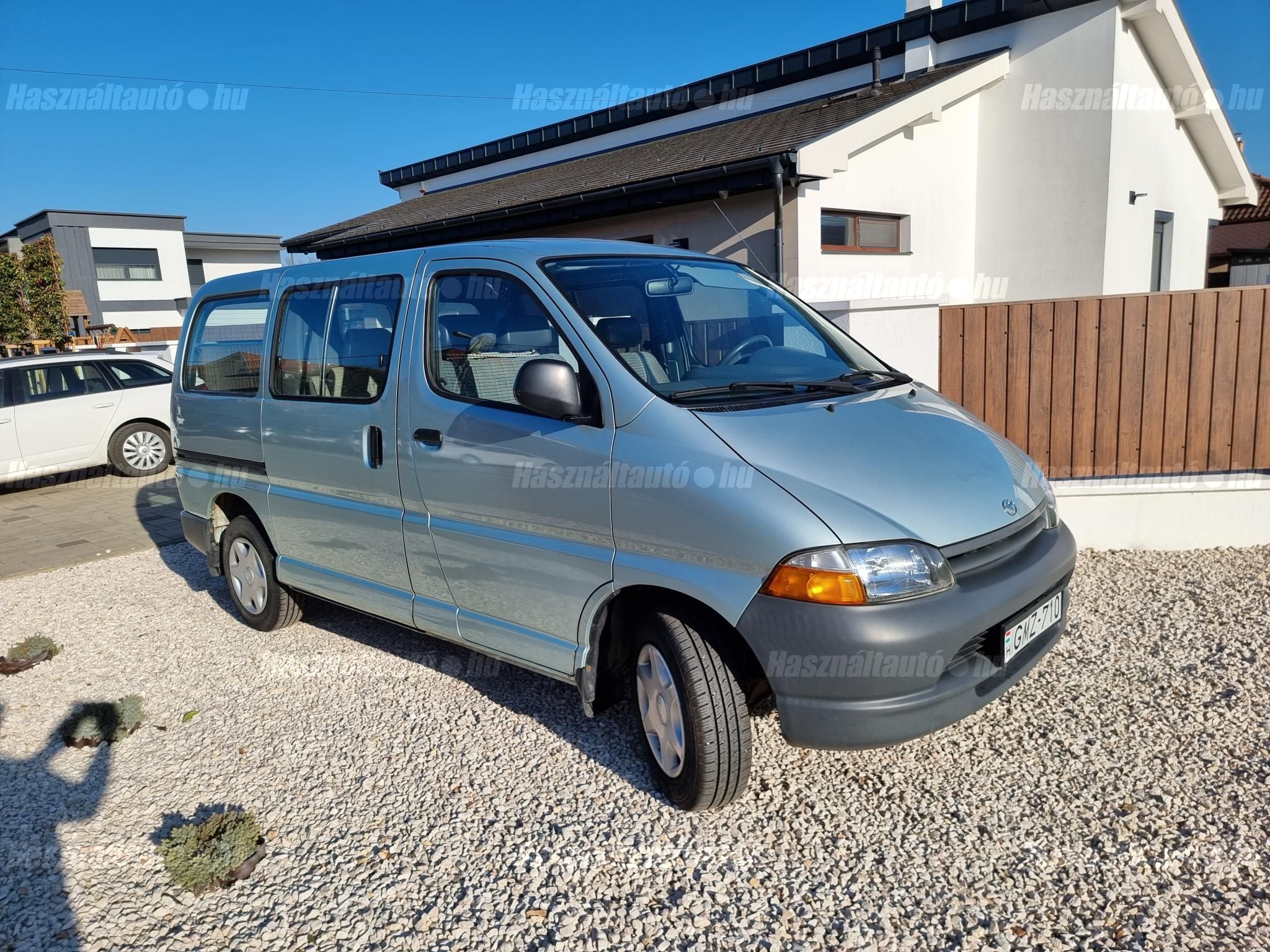 TOYOTA HIACE 1998/3 - 1