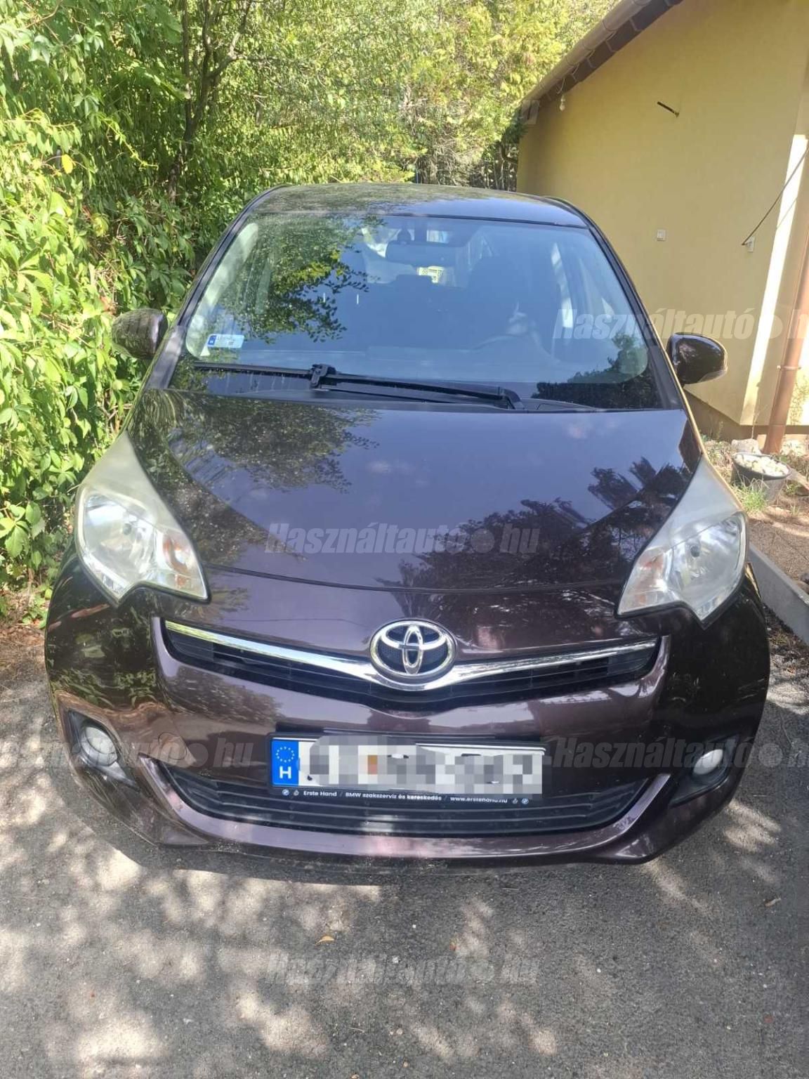 TOYOTA VERSO-S 2011/4 - 1