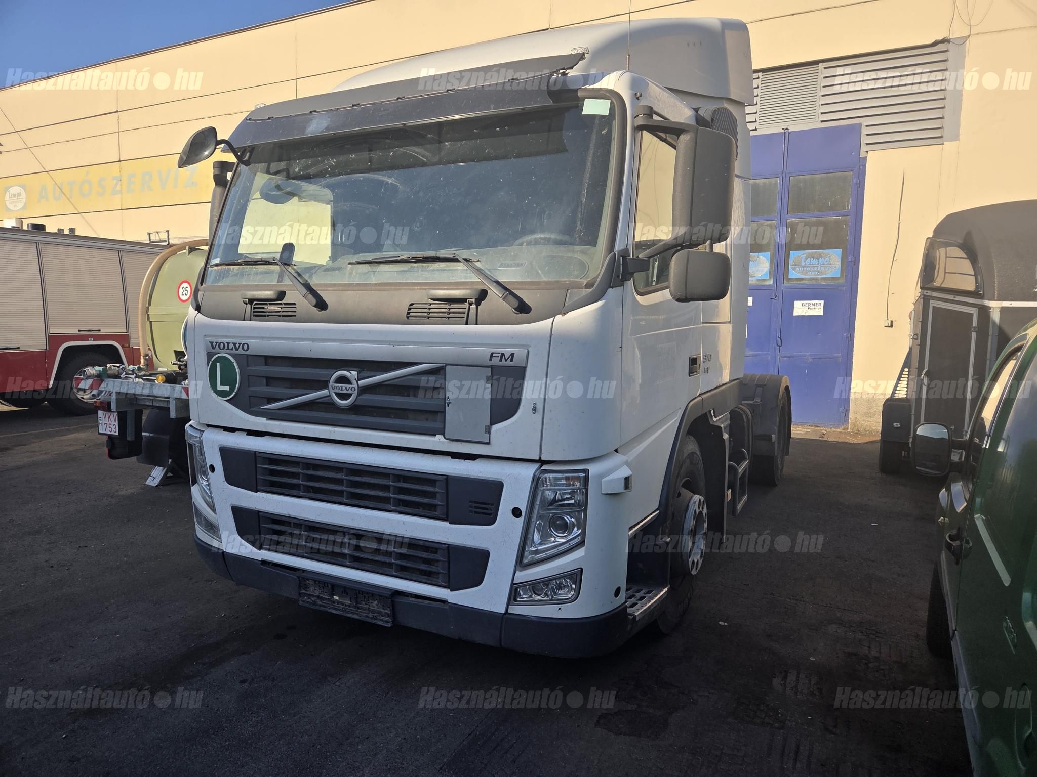 VOLVO 2010 - 1
