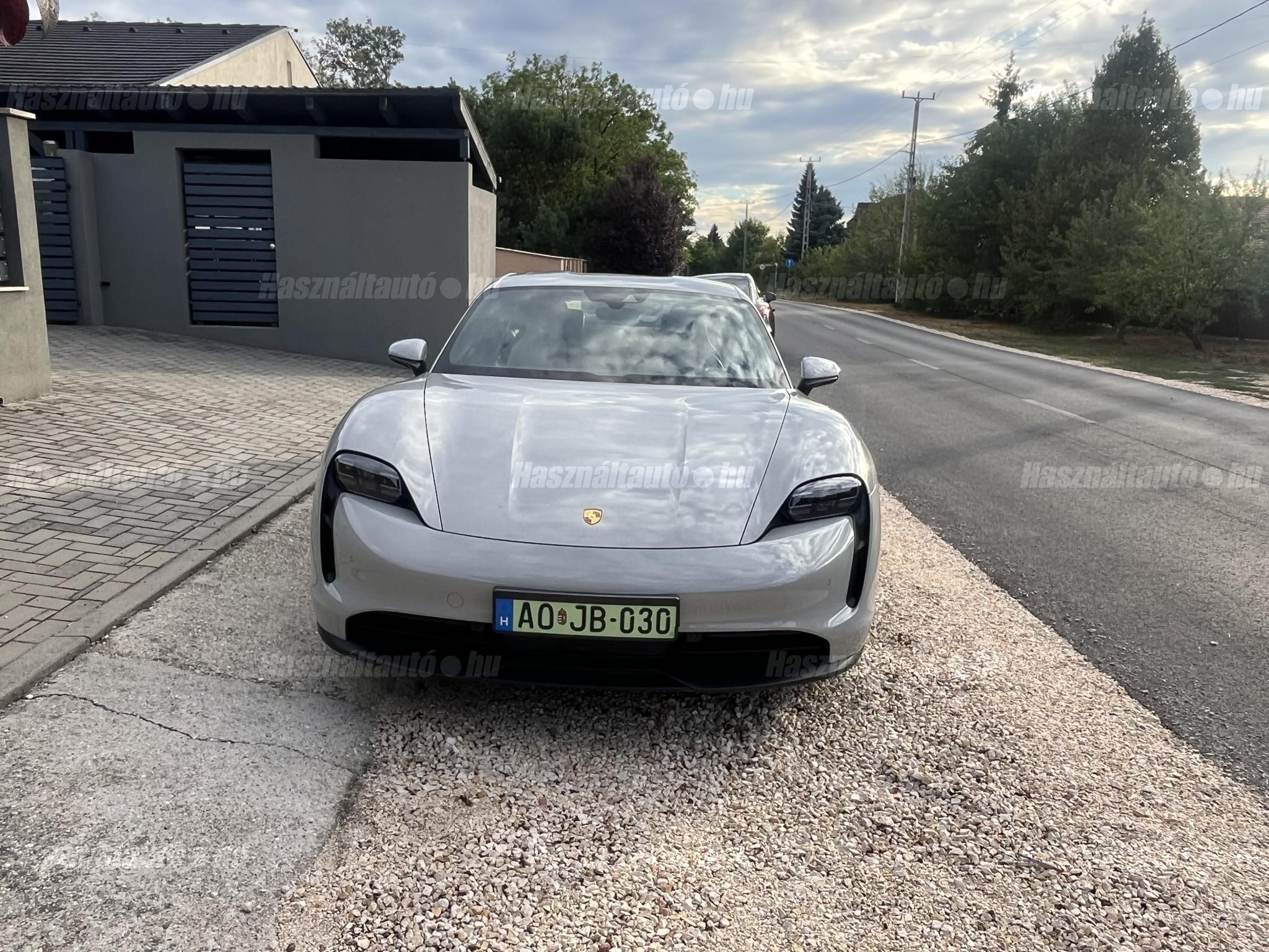 PORSCHE TAYCAN 2021/10 - 1