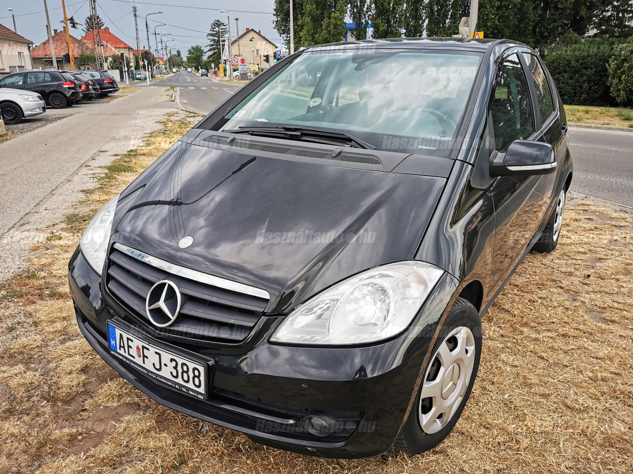 MERCEDES-BENZ A 180 2011/3 - 1