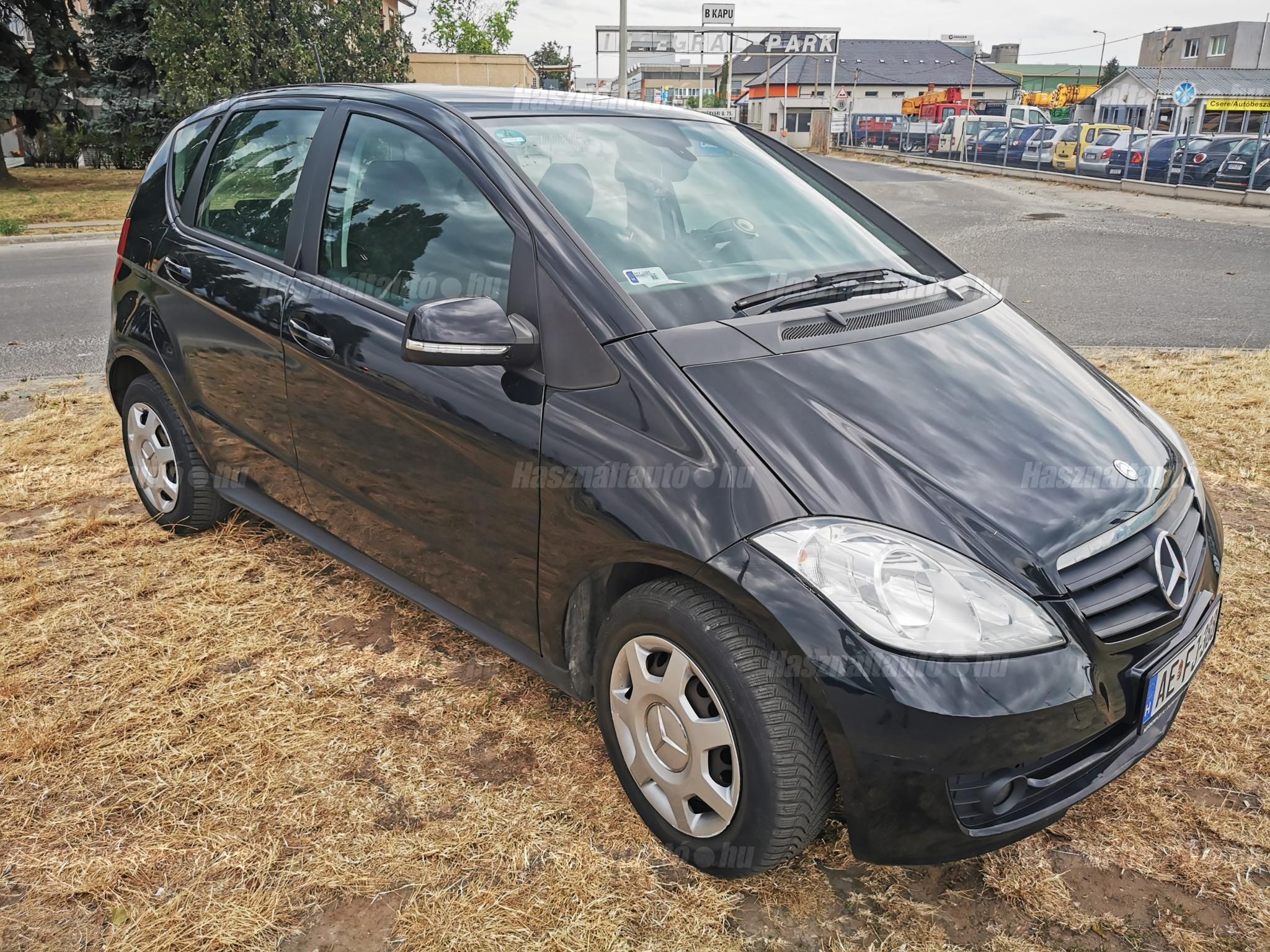MERCEDES-BENZ A 180 2011/3 - 1