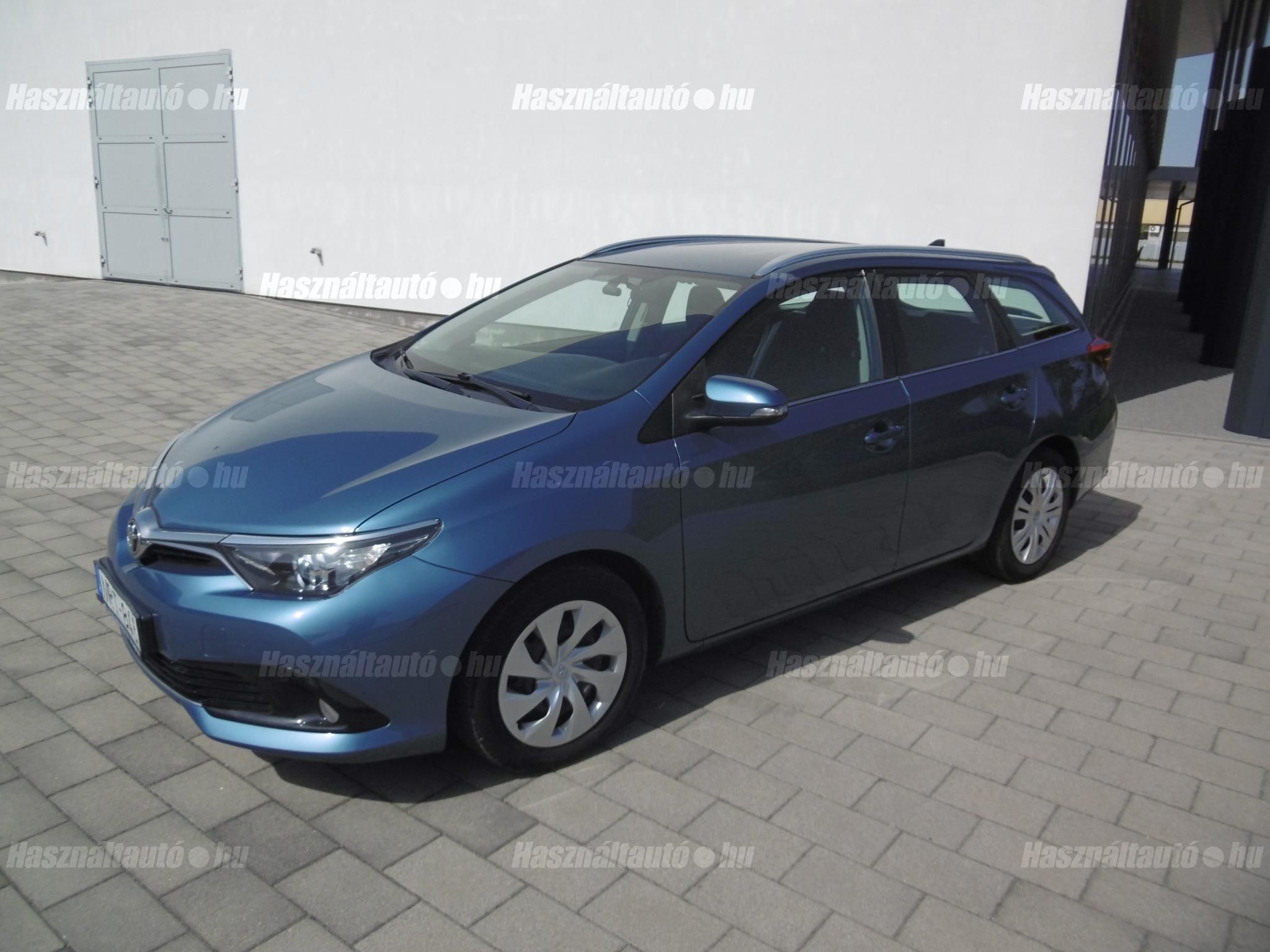 TOYOTA AURIS 2016/6 - 1