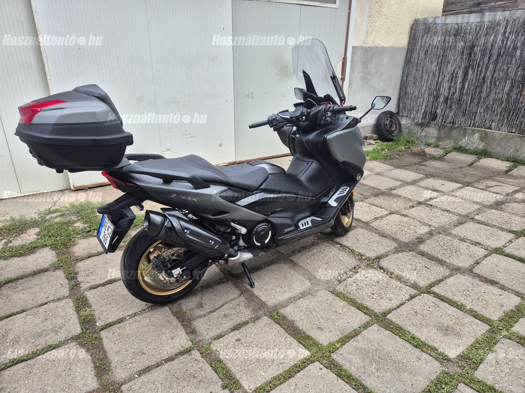 YAMAHA TMAX 2021 - 1