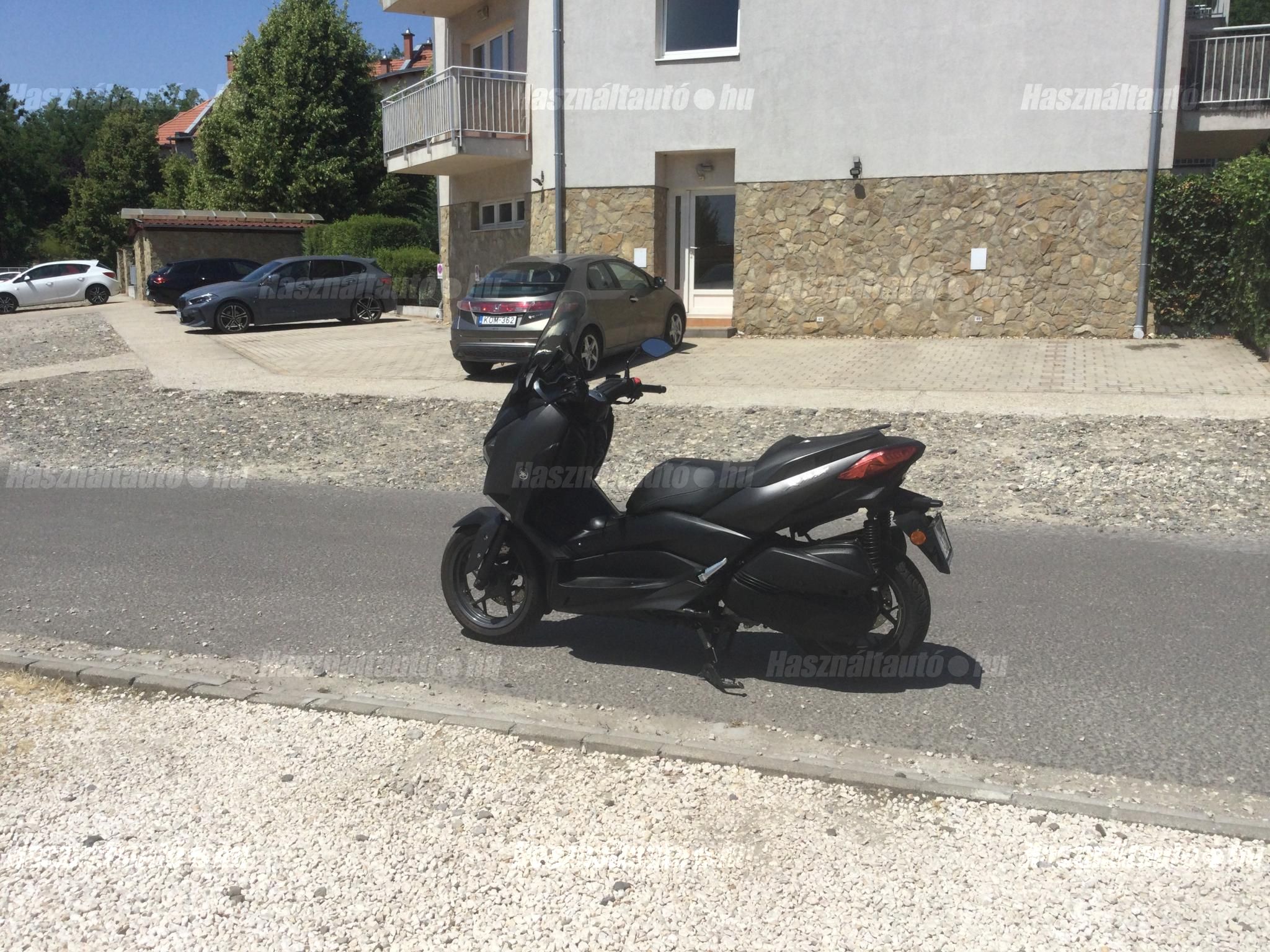 YAMAHA X-MAX 300 2019 - 1