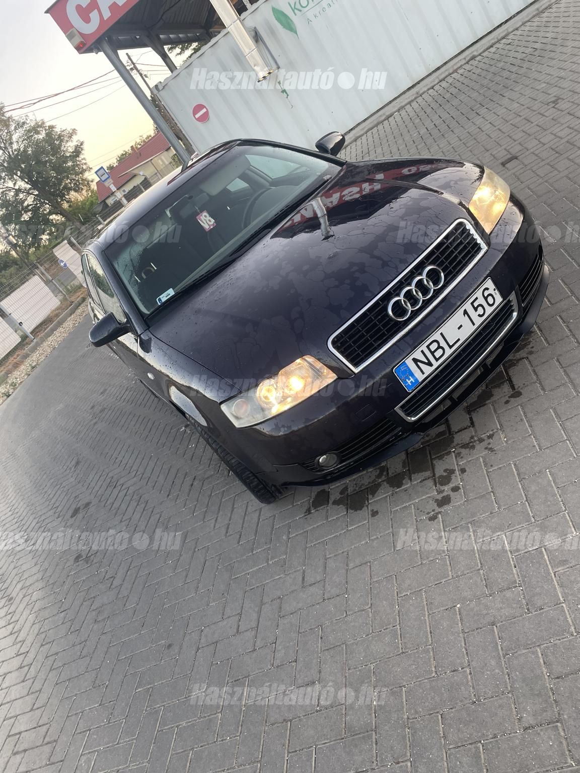 AUDI A4 2002/8 - 1