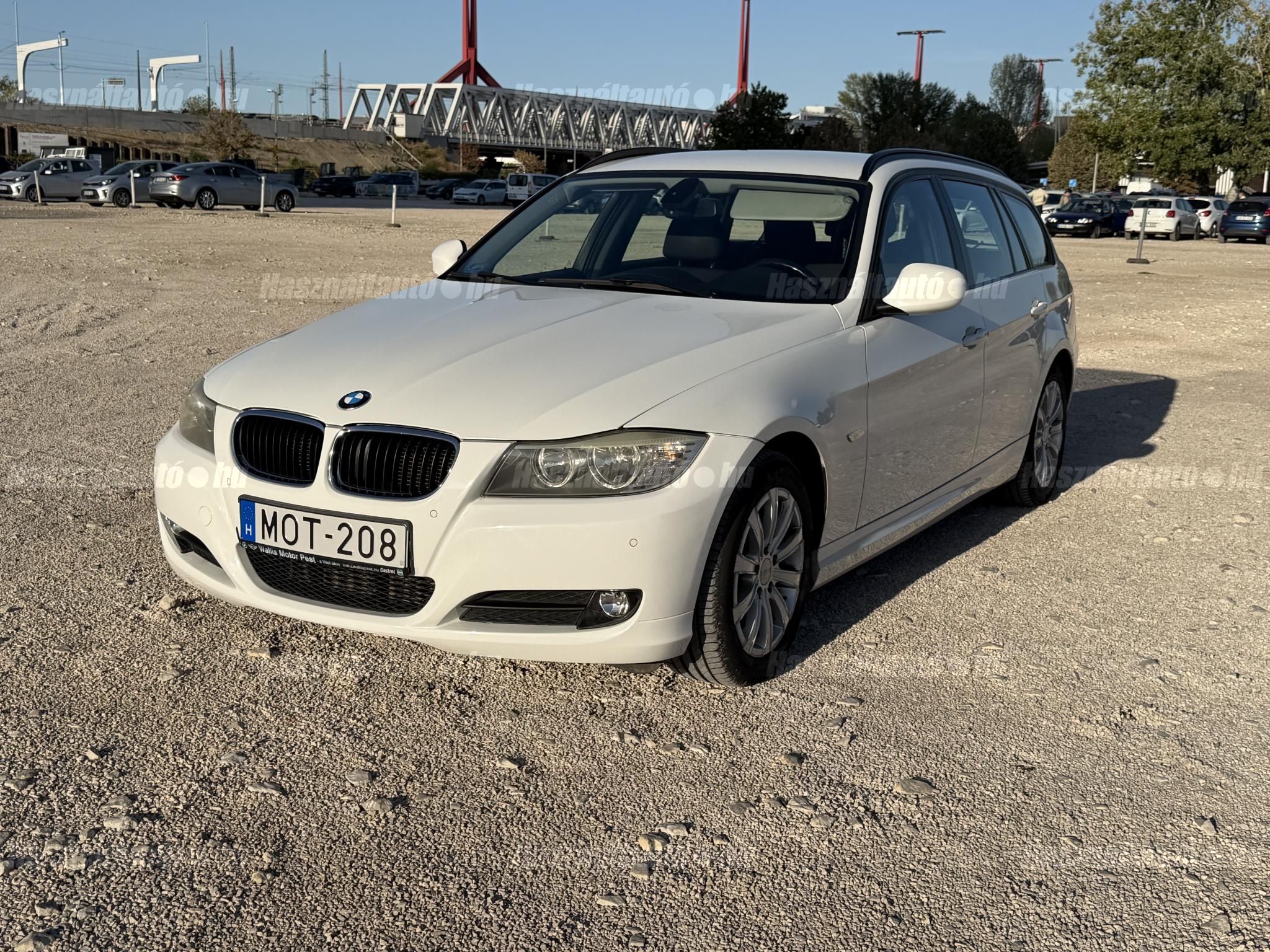 BMW 318 2011/7 - 1