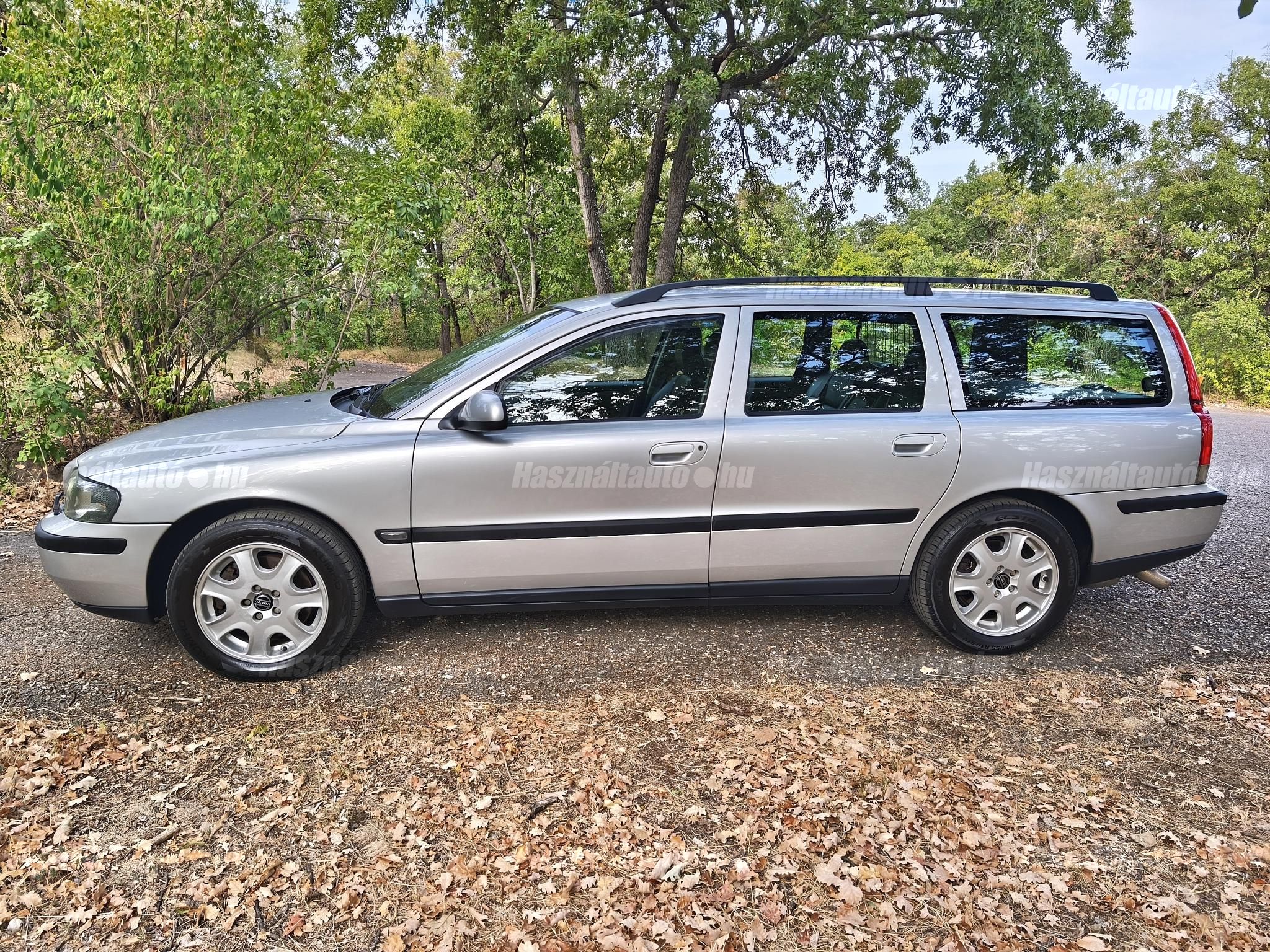 VOLVO V70 2002/1 - 1
