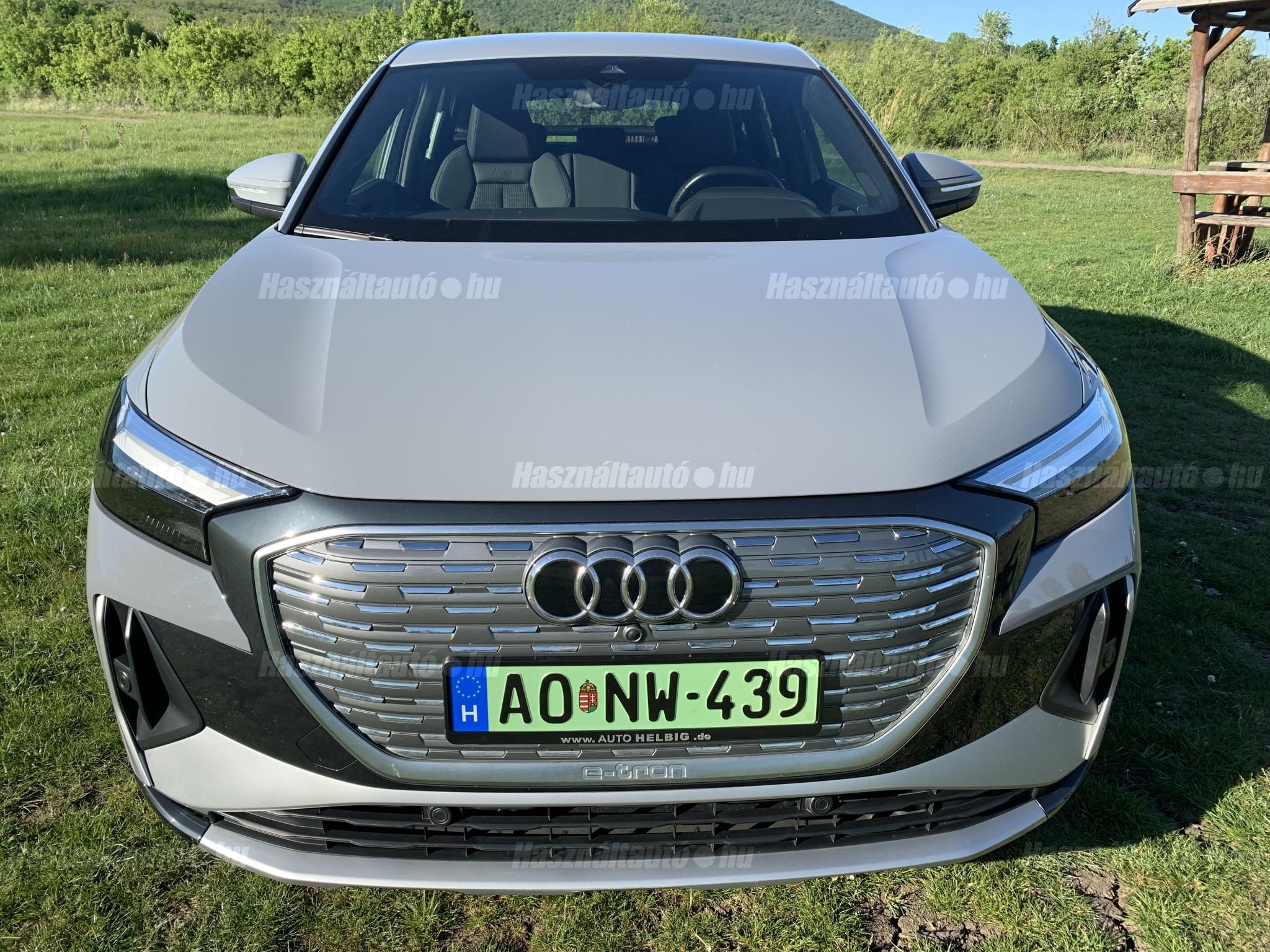 AUDI Q4 2023/10 - 1