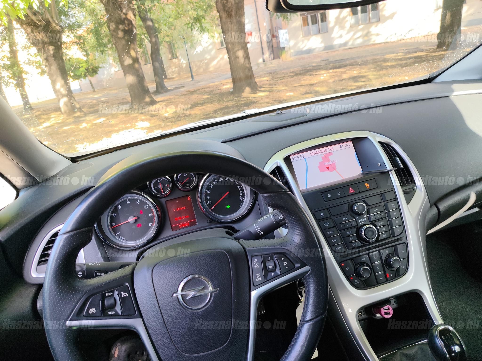OPEL ASTRA J 2010/2 - 1