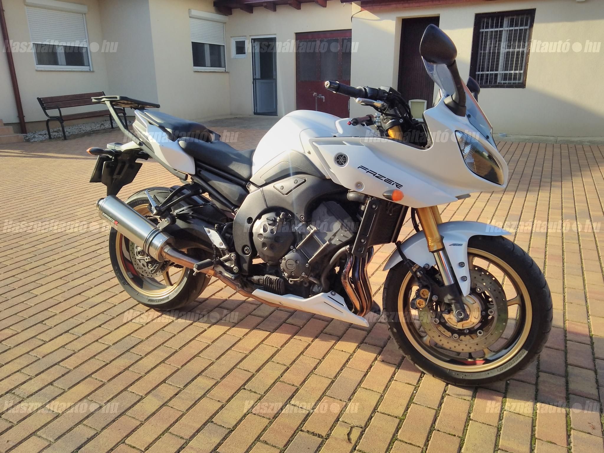 YAMAHA FZ8-S 2011/6 - 1