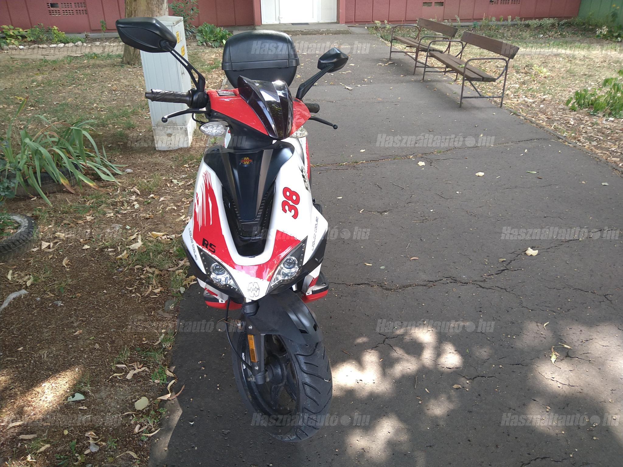 MOTOWELL MAGNET 2009/8 - 1