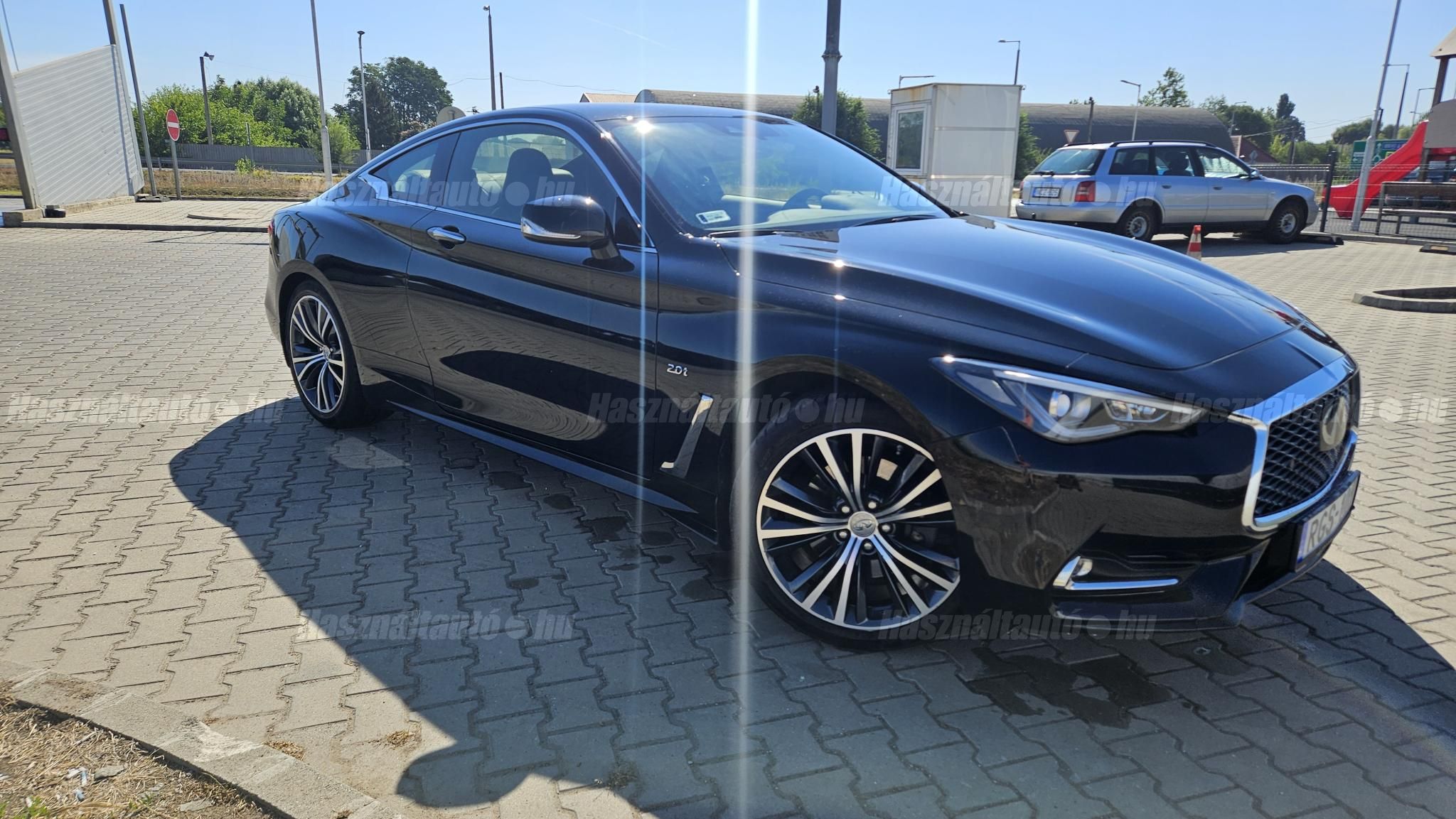 INFINITI Q60 2017/10 - 1
