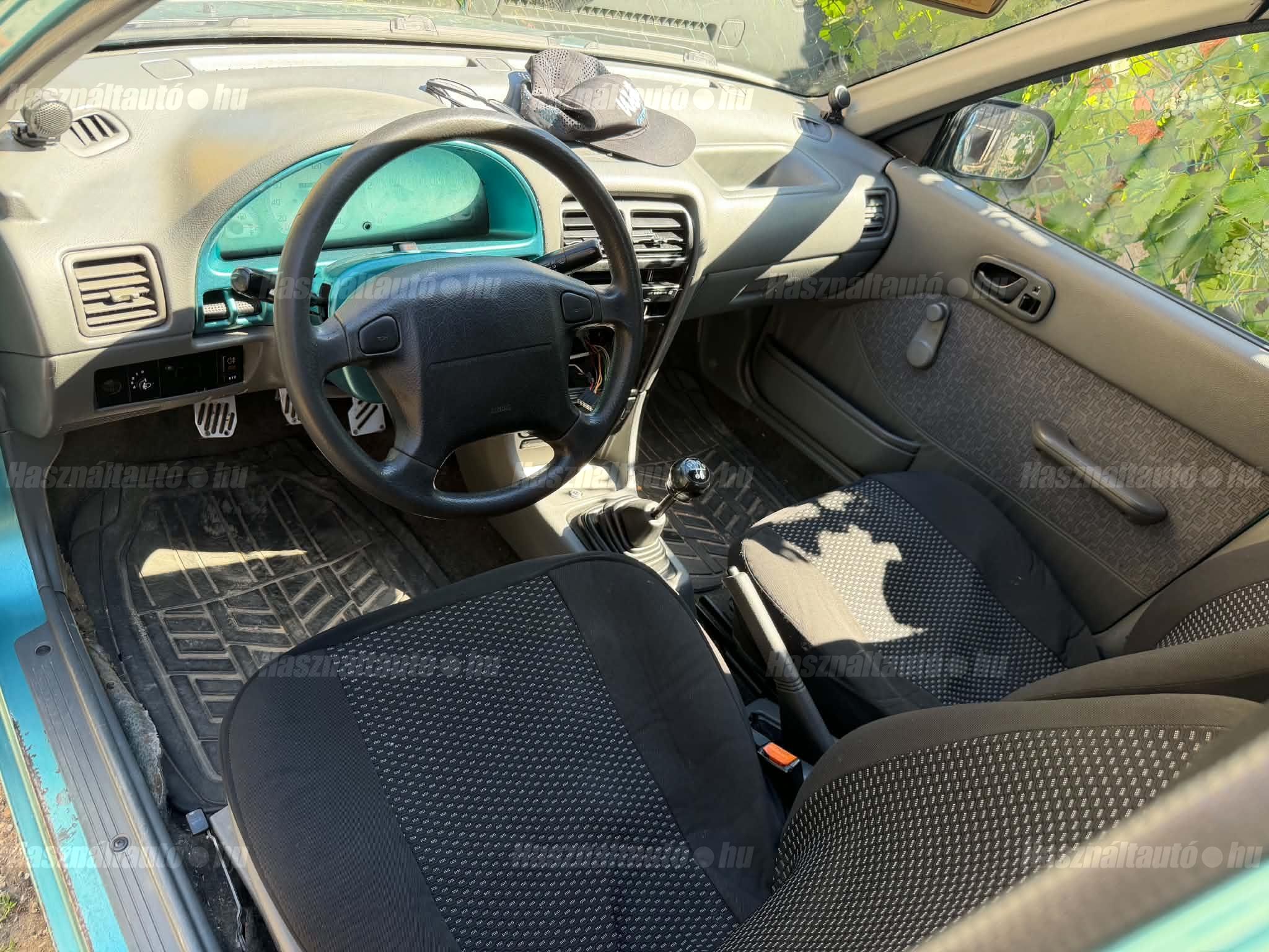SUZUKI SWIFT 2002/7 - 1