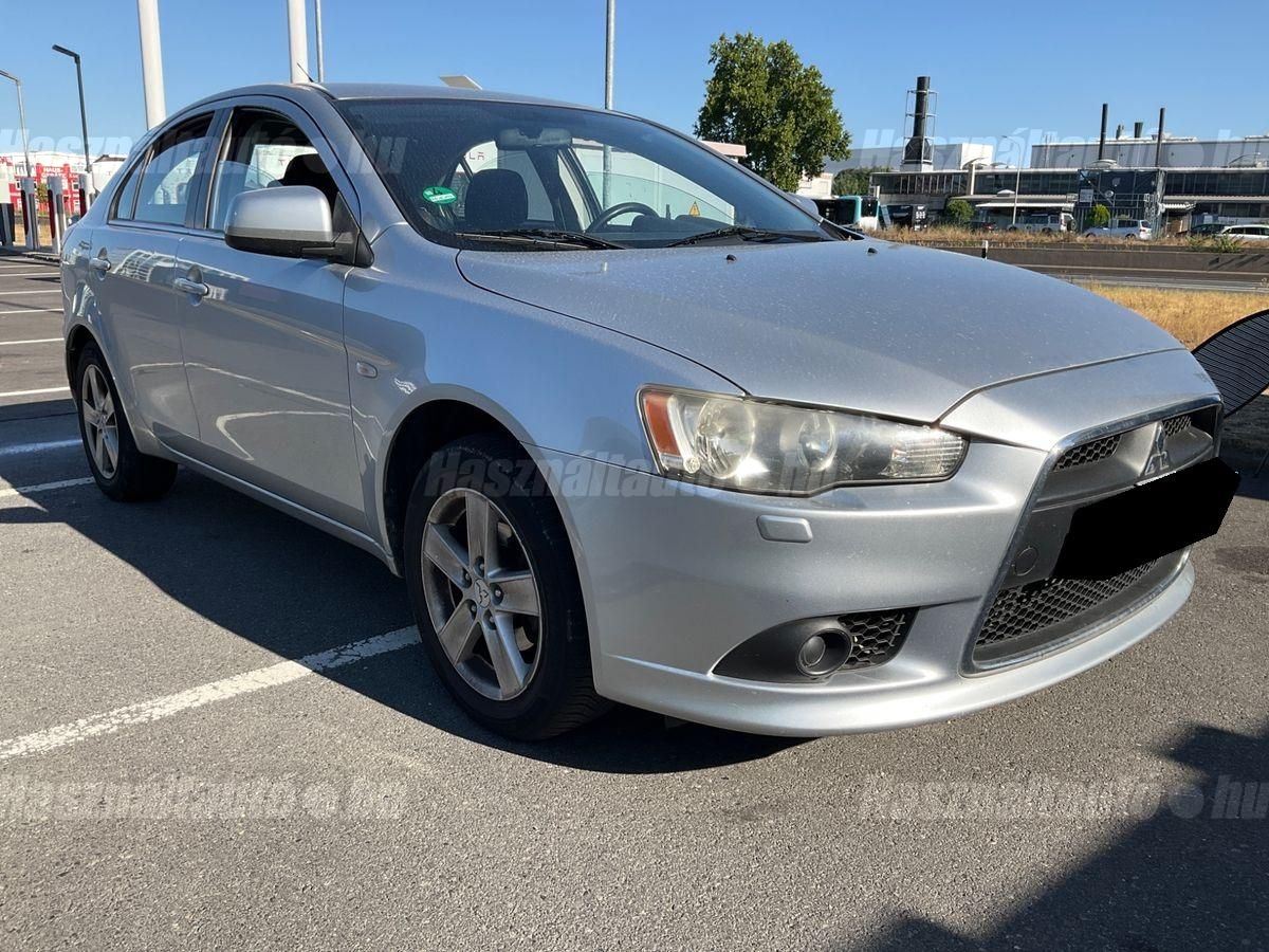 MITSUBISHI LANCER 2010/4 - 1