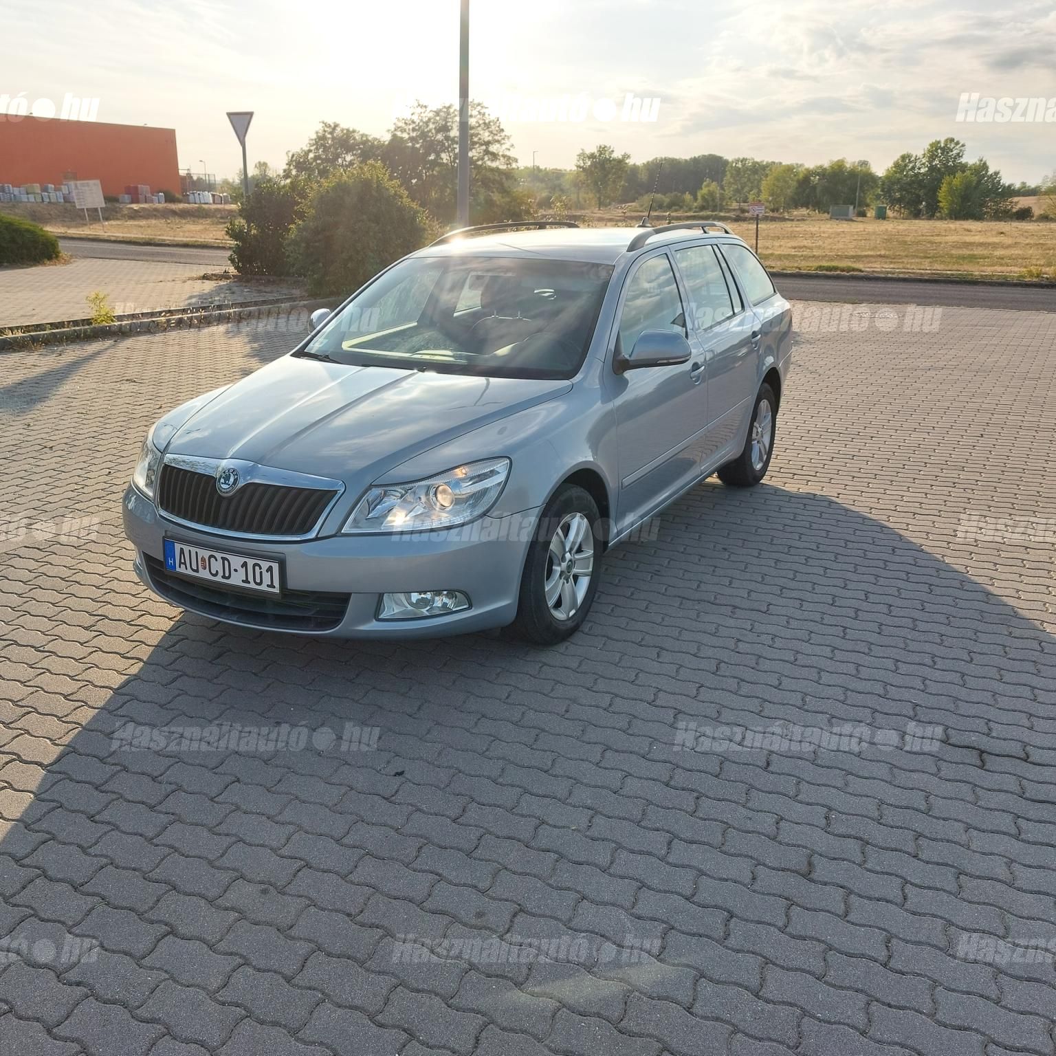 SKODA OCTAVIA 2010/8 - 1