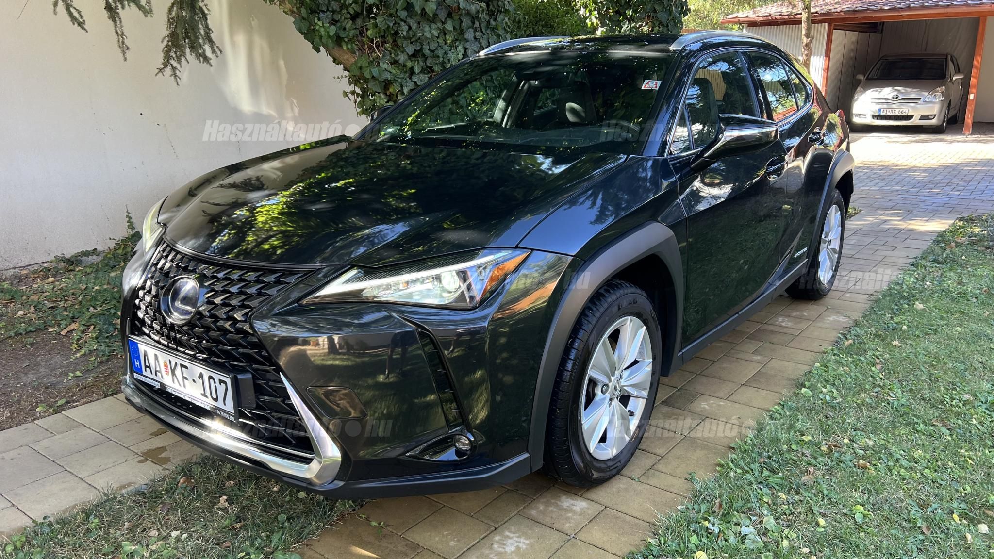 LEXUS UX 2020/3 - 1