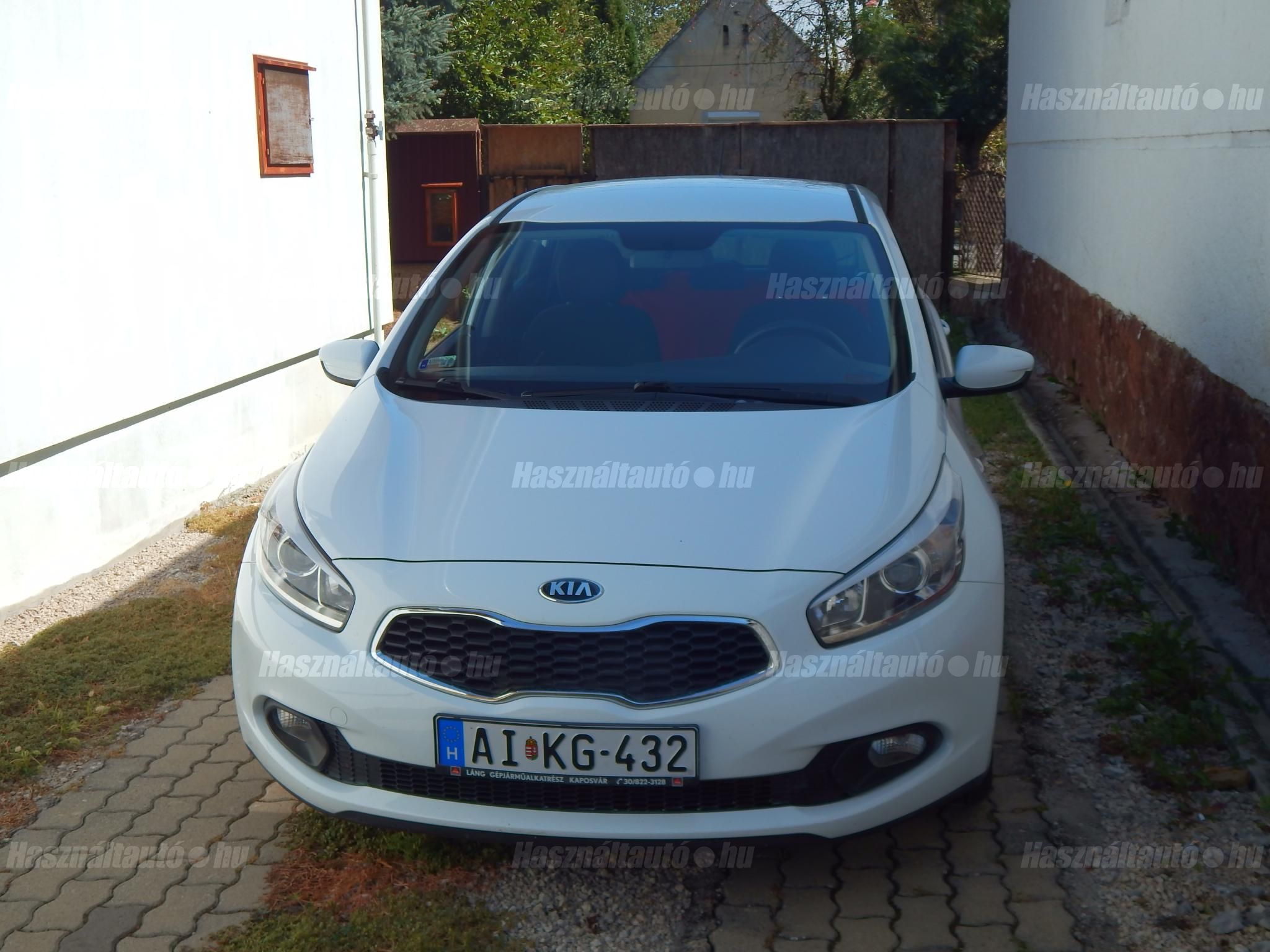 KIA CEE'D 2013/3 - 1