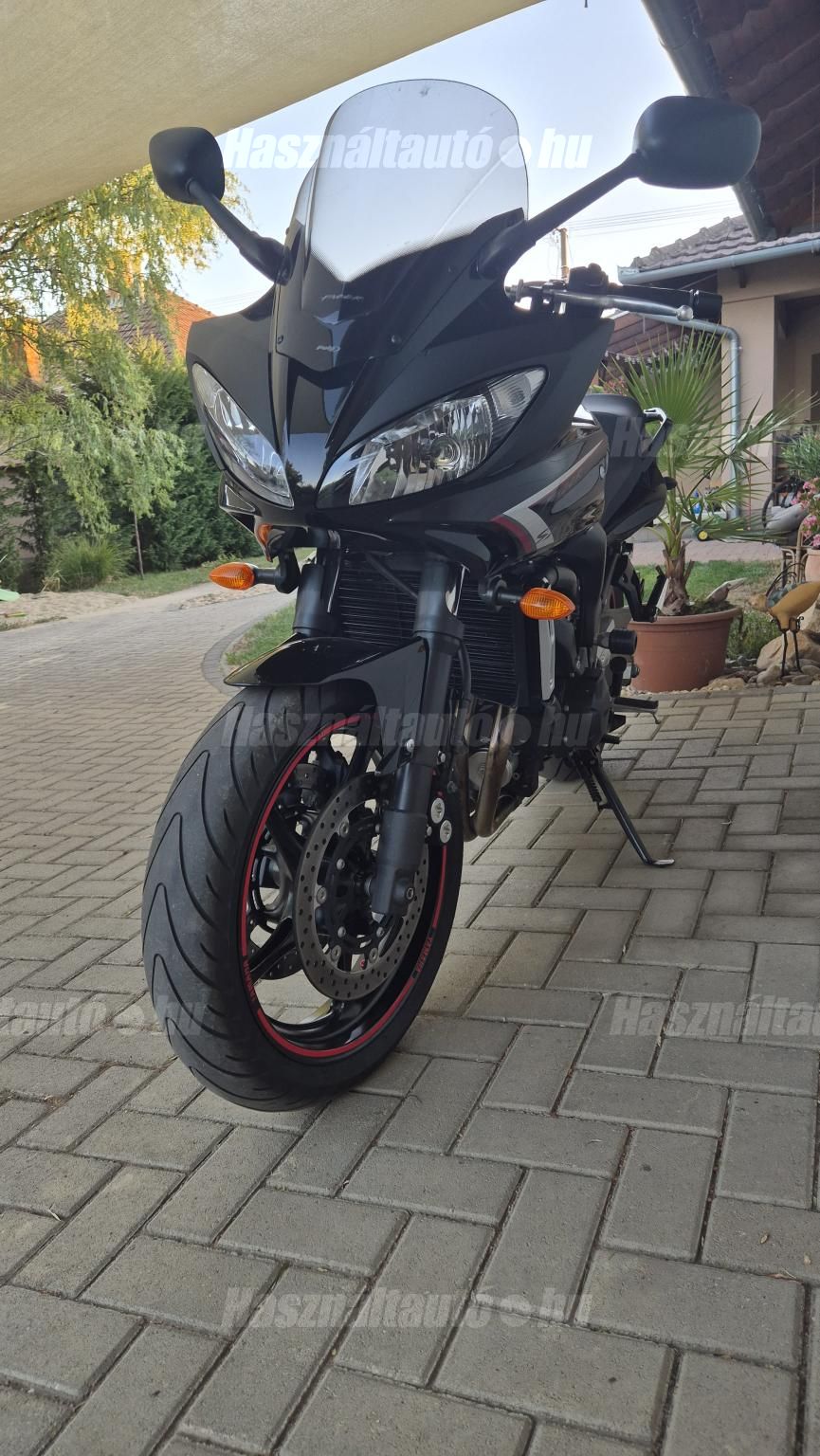 YAMAHA FZ6-S (FAZER) 2008/12 - 1
