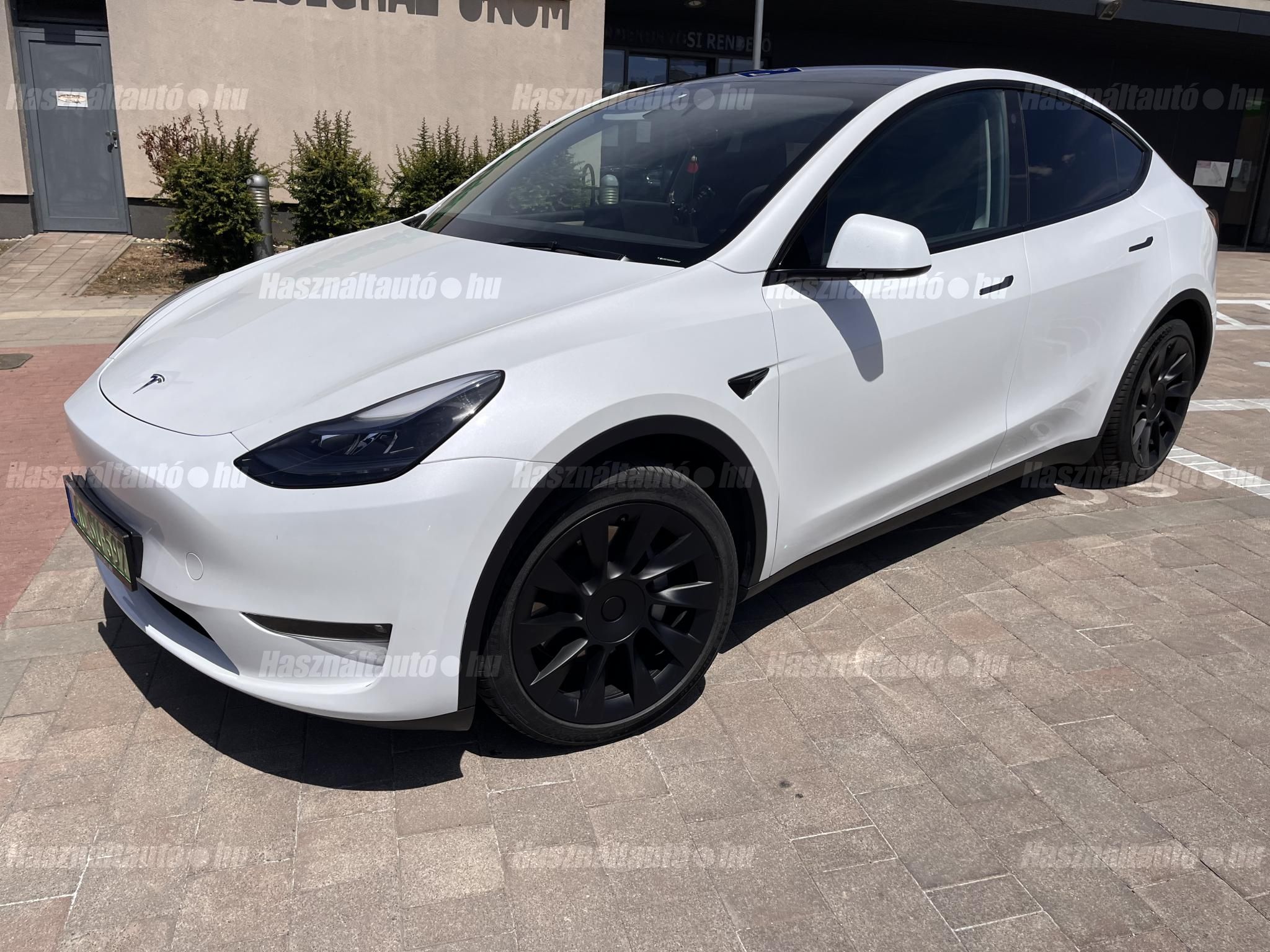 TESLA MODEL Y 2023/5 - 1