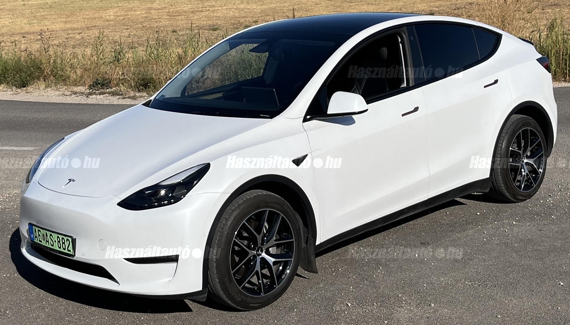 TESLA MODEL Y 2022/8 - 1
