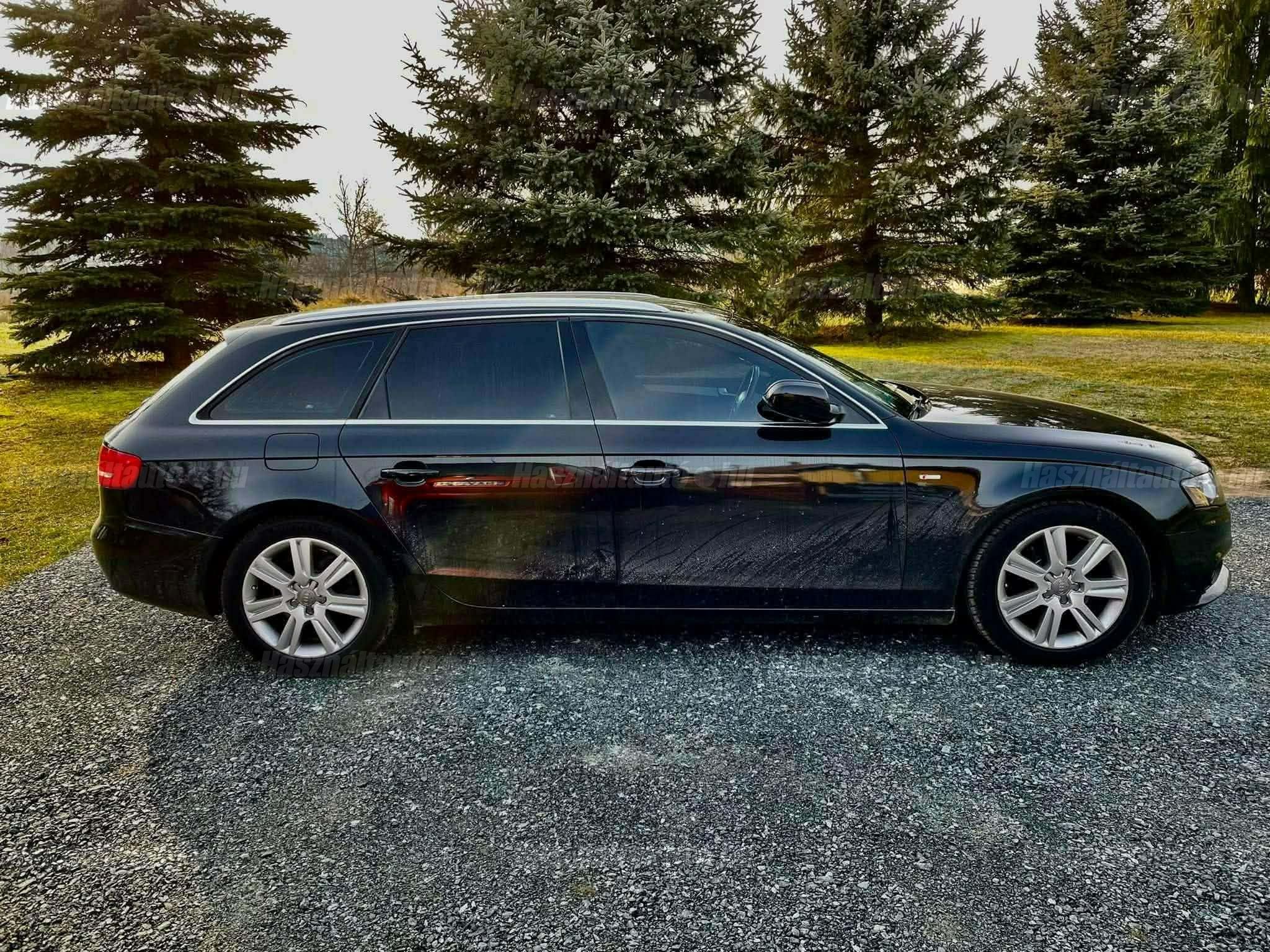 AUDI A4 2011/8 - 1