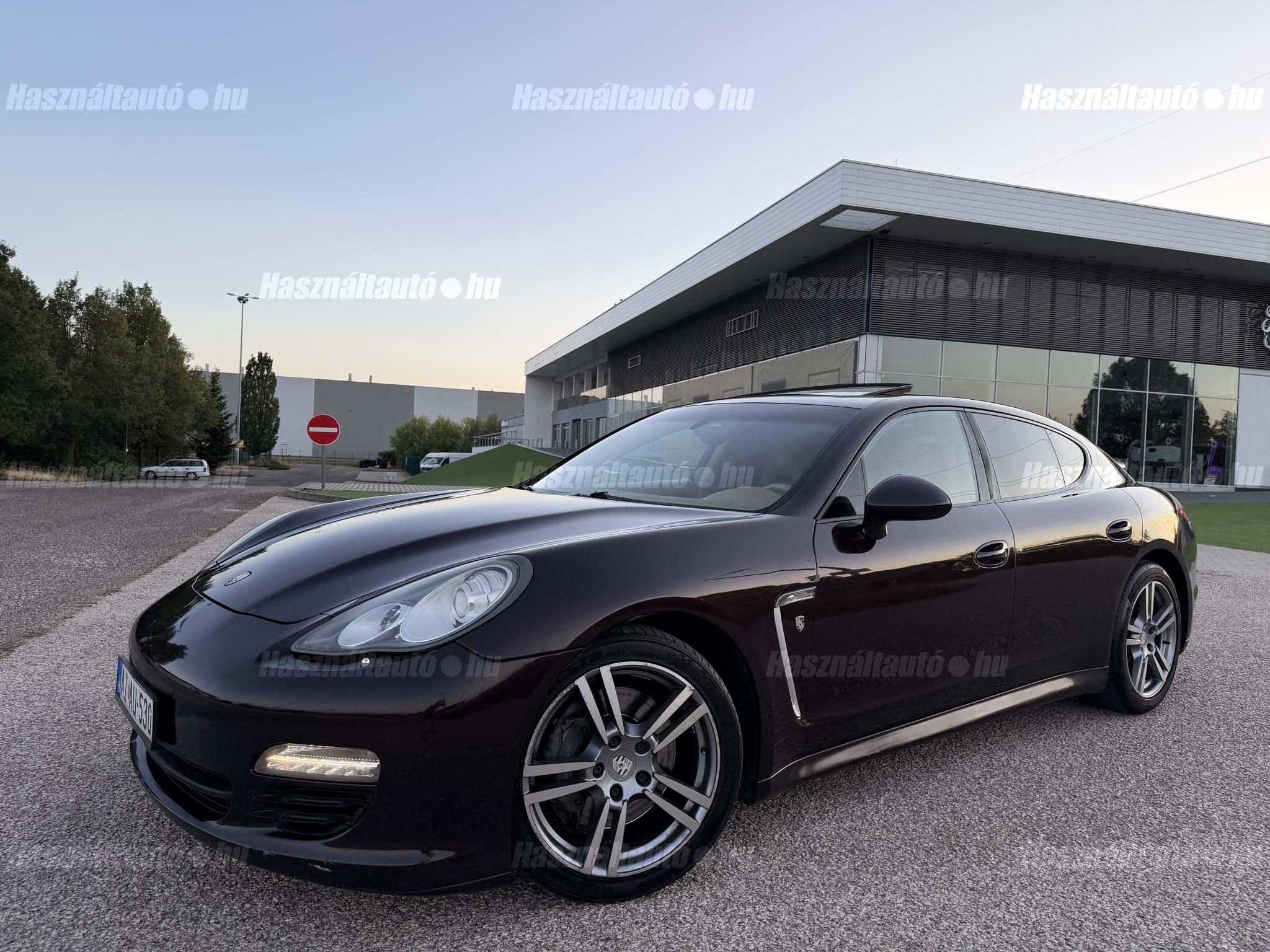 PORSCHE PANAMERA 2011/8 - 1