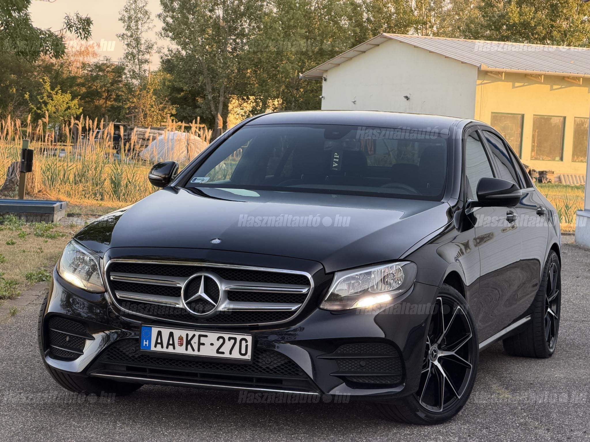 MERCEDES-BENZ E 220 2018/5 - 1