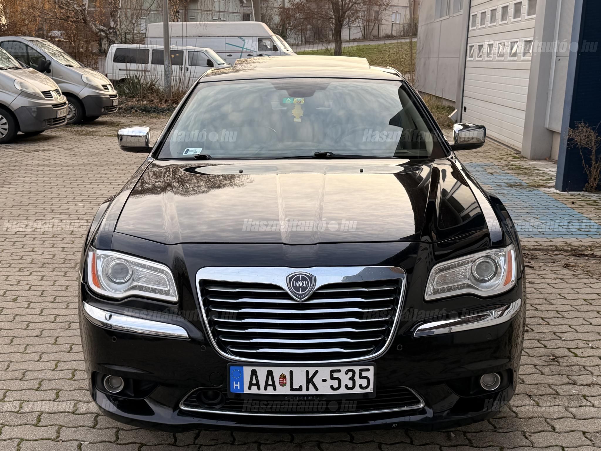 LANCIA THEMA 2012/12 - 1